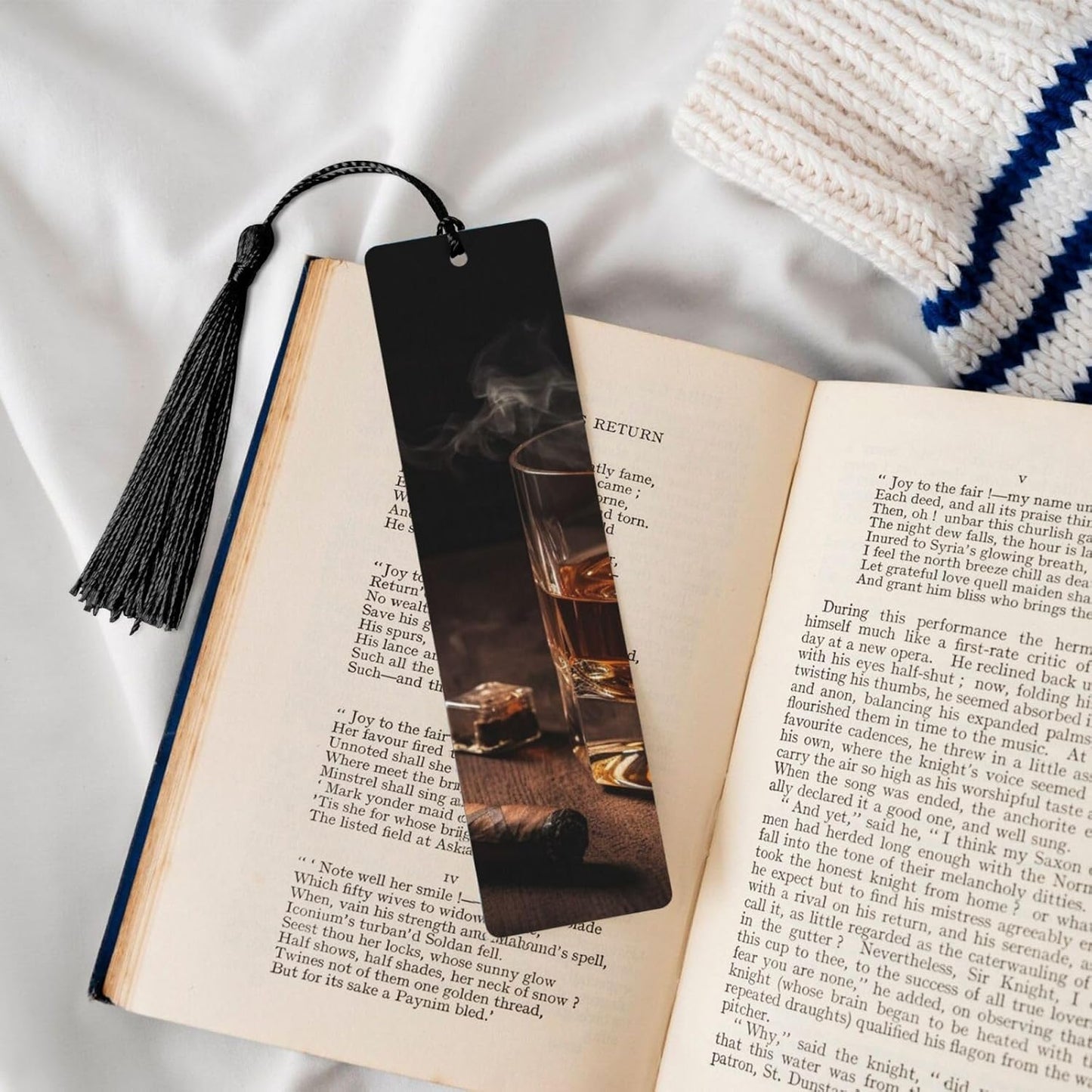 Cigar & Whiskey Bookmark, Wooden Bookmarks for Book Lovers Handmade Wood Book Mark with Tassel Reading Page Markers Ornament Wooden Gift Tags Labels for Craft Decorations