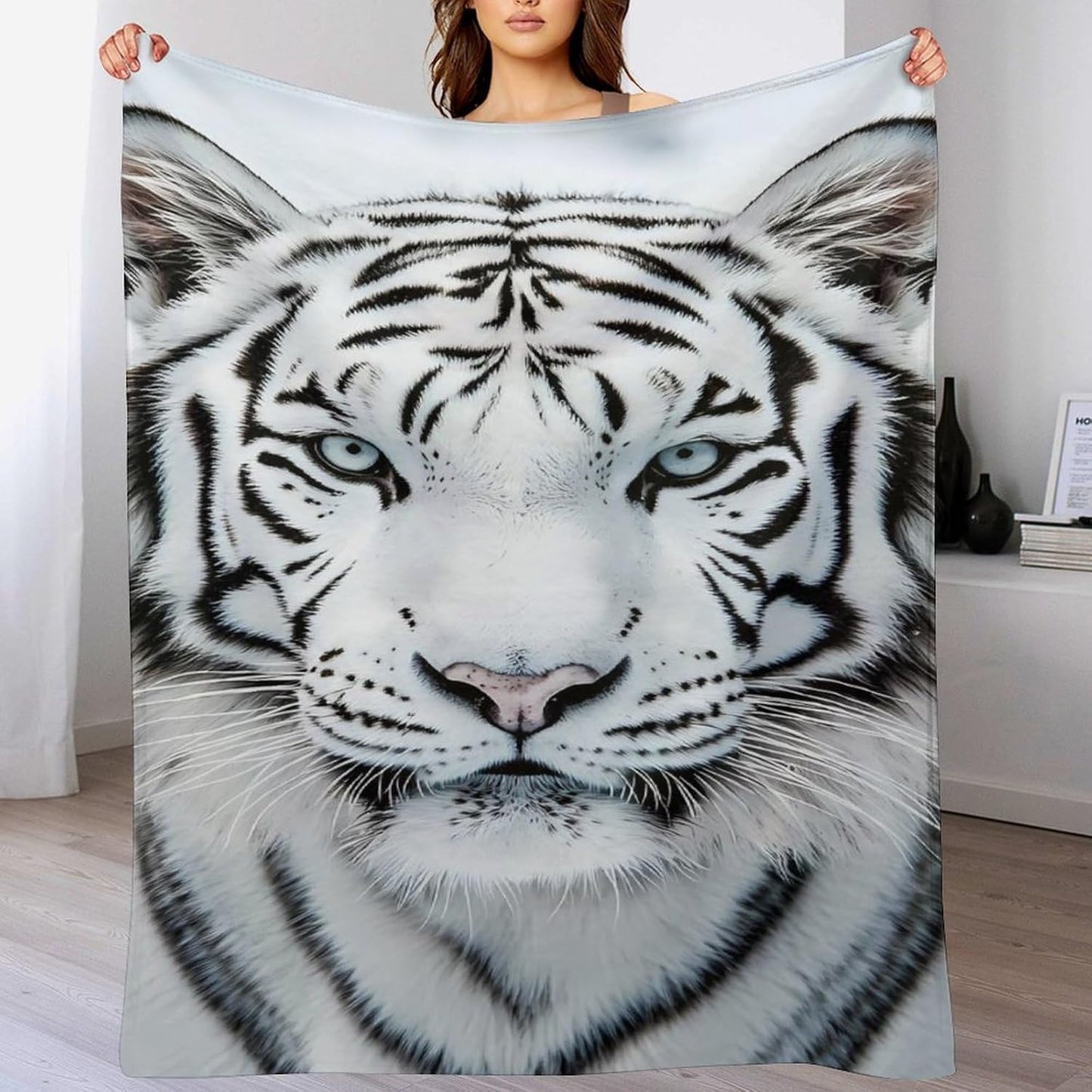 White Tiger Throw Blanket for Couch Bed Plush Cozy Fuzzy Flannel Blanket for All Season 30"x50"