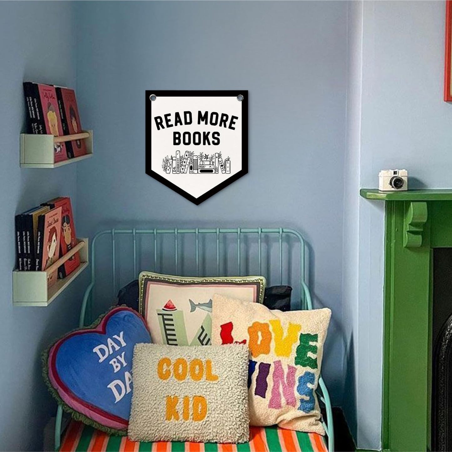 DSHFG Read More Books Reading Corner Decor for Kids, Kids Reading Nook Wall Art Felt Pennant Banner for Classroom Nursery Toddler Room, Read Sign Hanging Felt Flag, 12x14 Inch