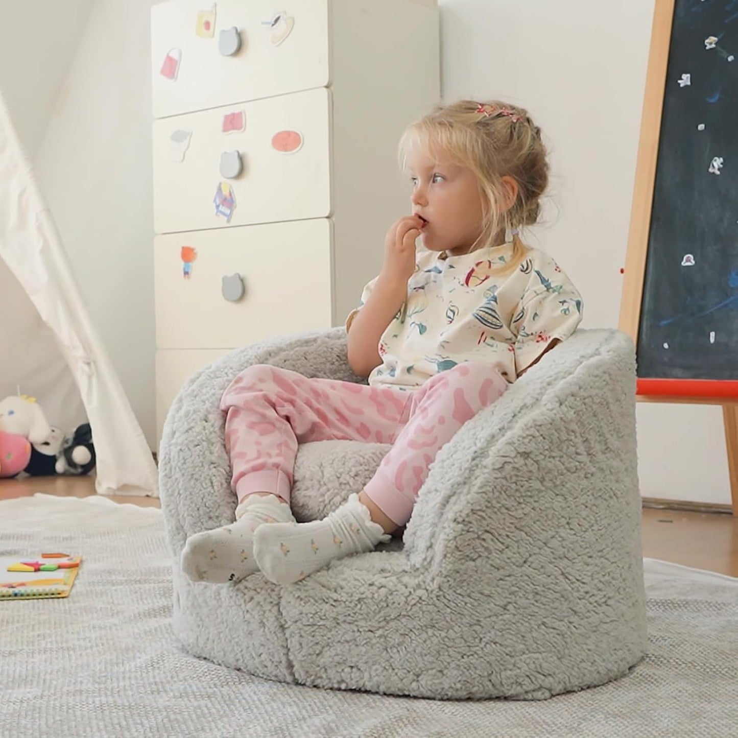 ALIMORDEN Snug-Arch Toddler Couch, Comfy Foam Baby Chair, Ergonomic Toddler Chair with a Snug Embrace Design for Boys and Girls, Light Grey
