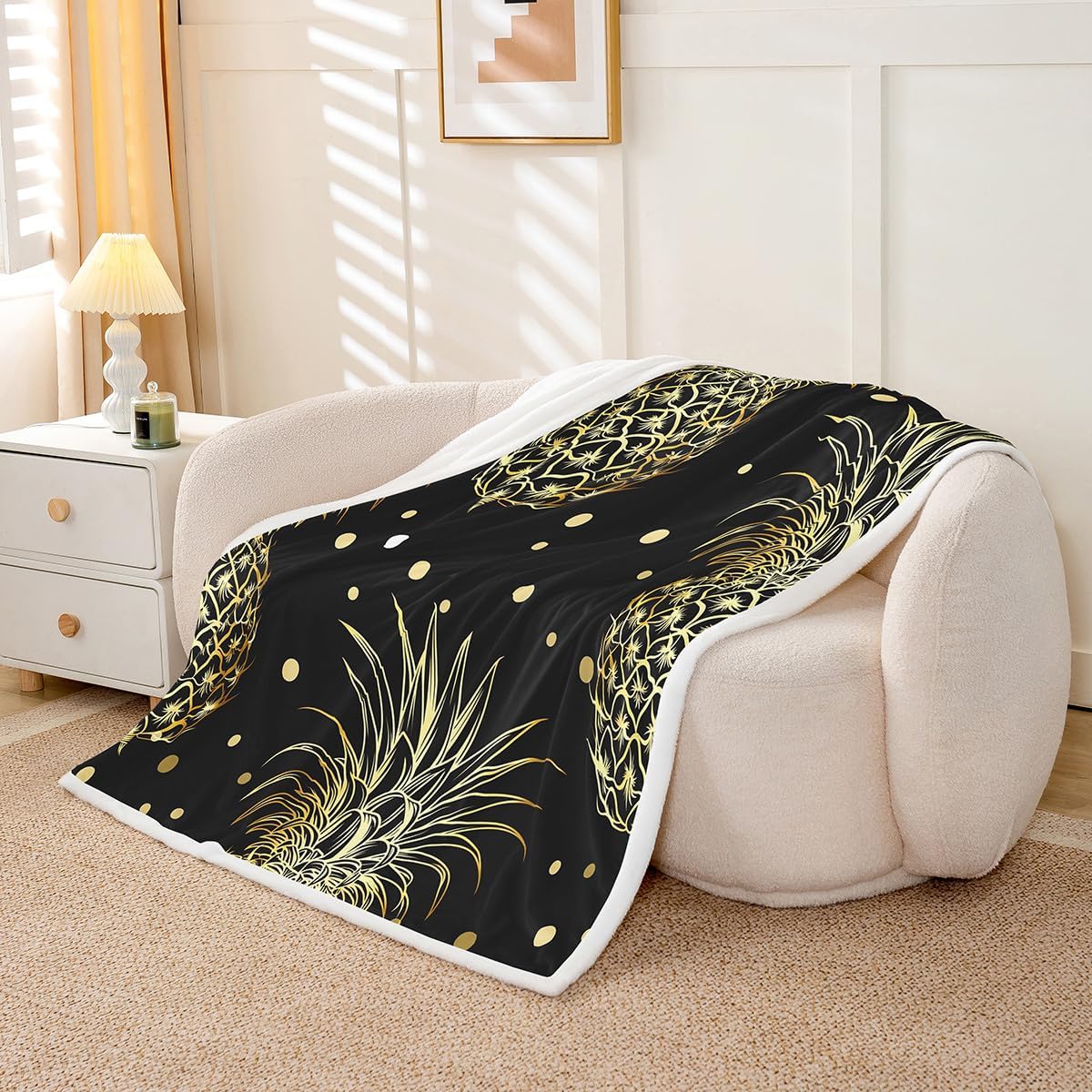 Feelyou Pineapple Fleece Throw Blanket Black Gold Pineapple Printed Sherpa Blanket for Kids Boys Girls Polka Dot Decoration Luxury for Sofa Bed Couch Twin 60x80 Inch
