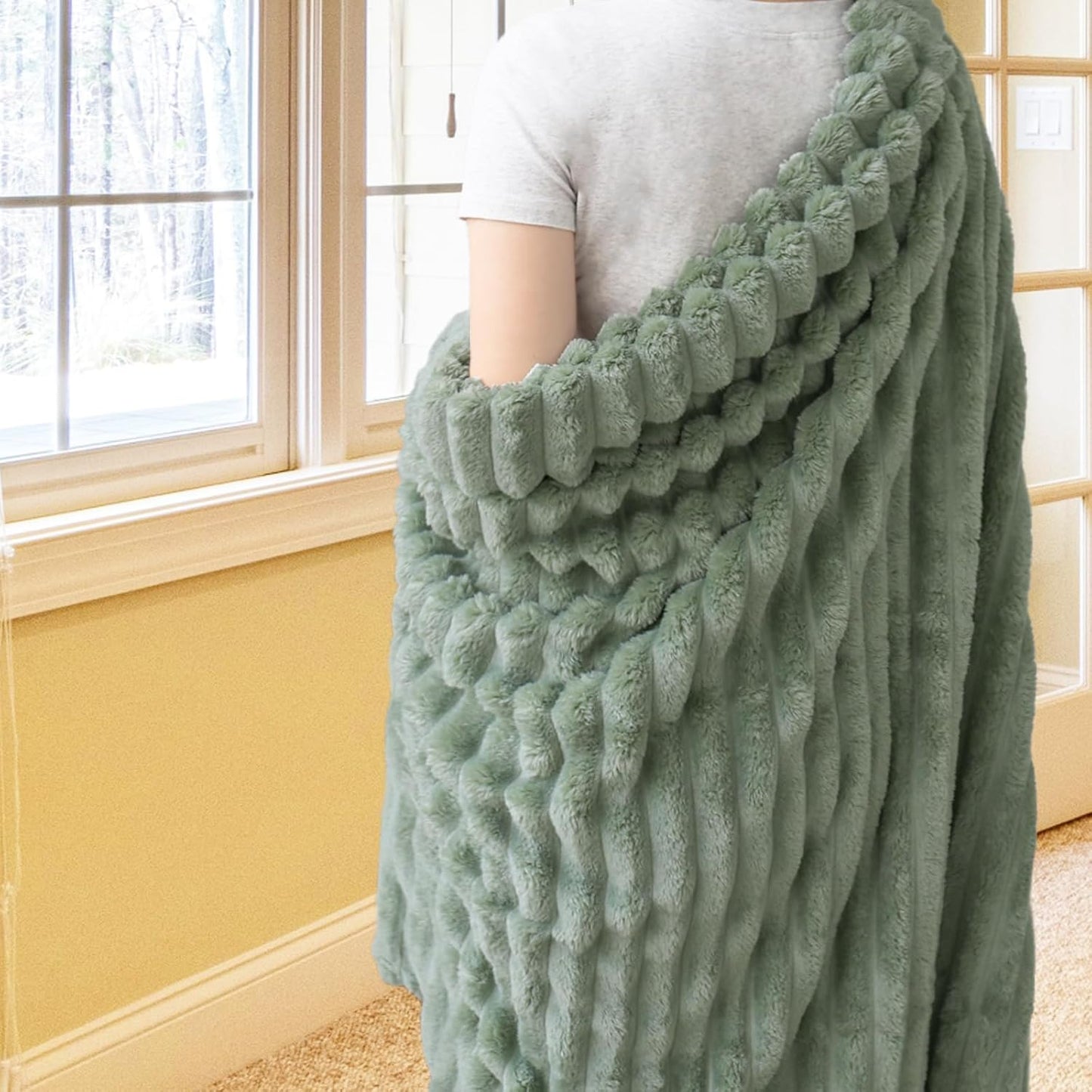 Vessia Flannel Fleece Throw Blanket for Couch, Sofa, Bed, 300GSM Striped Sage Green Throw Blanket for Kids, Super Soft Warm Cozy Lightweight Home Decor for All Seasons 50x40 inches