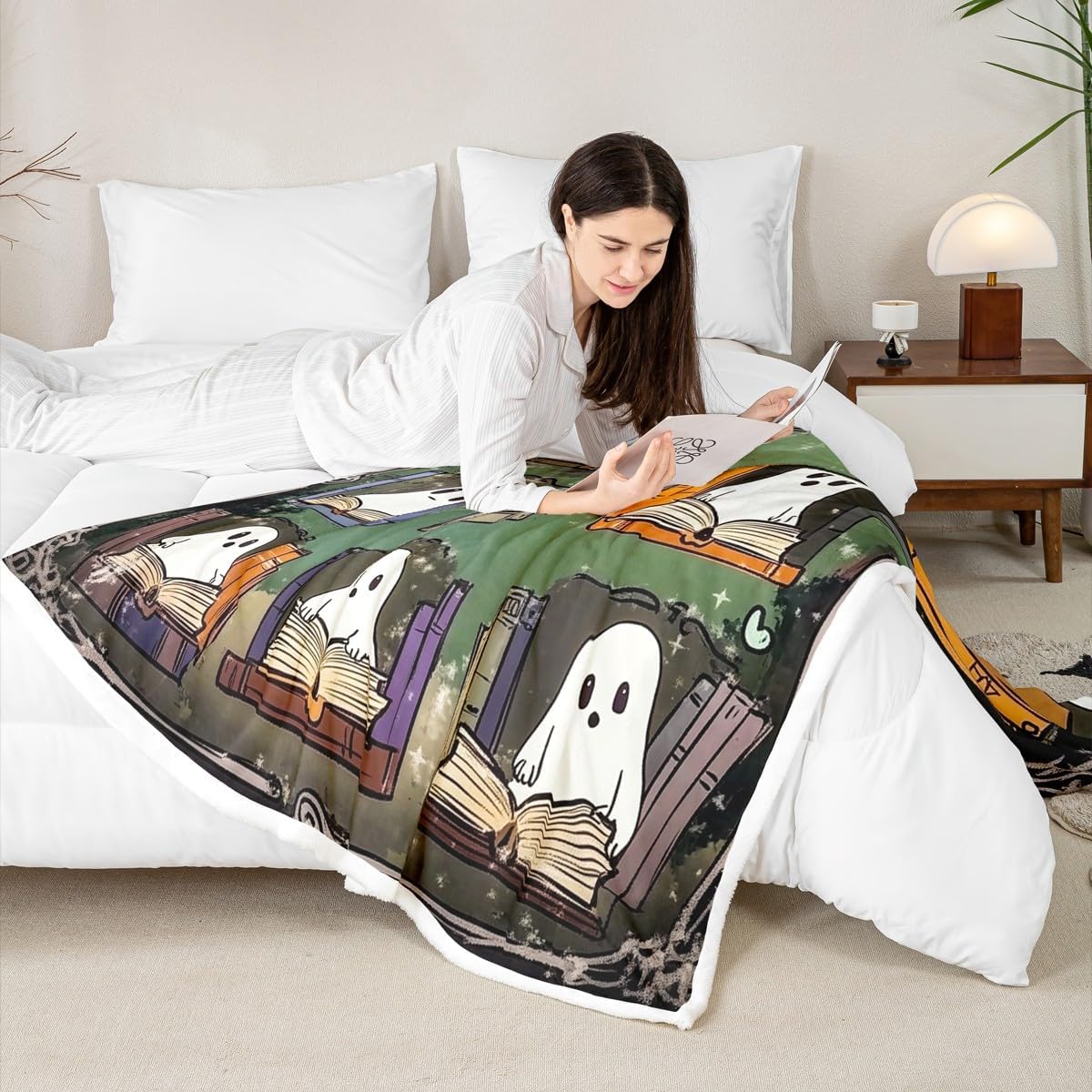 Erosebridal Cartoon Ghost Fleece Blanket Halloween Decorations Gothic Sherpa Blanket 50"x60" | Reading Books Ghost Funny Silhouette Fuzzy Plush Throw
