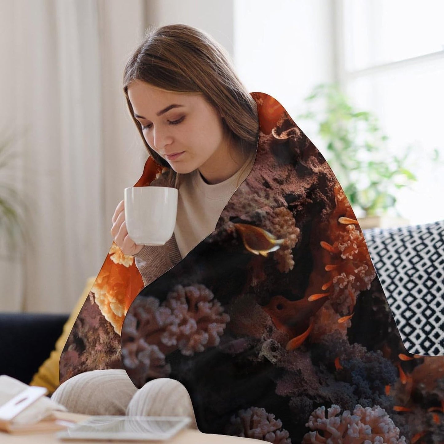 Dolphin On Coral Throw Blanket for Couch Super Soft Warm Lightweight Throw Blankets Cozy Flannel Bed Blanket Cute Decorative Blankets for All Seasons Home Decor Gift 60"*80"（150 * 200cm）