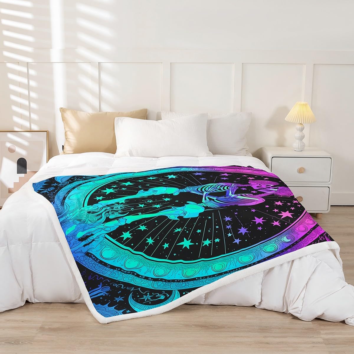 Castle Fairy Kissing Skull Blanket Romantic Gothic Skeleton Throw Blanket for Kids Boho Exotic Star Moon Sherpa Blanket Warm Lightweight Valentine's Day Queen 90x90 Inch Living Room Decor