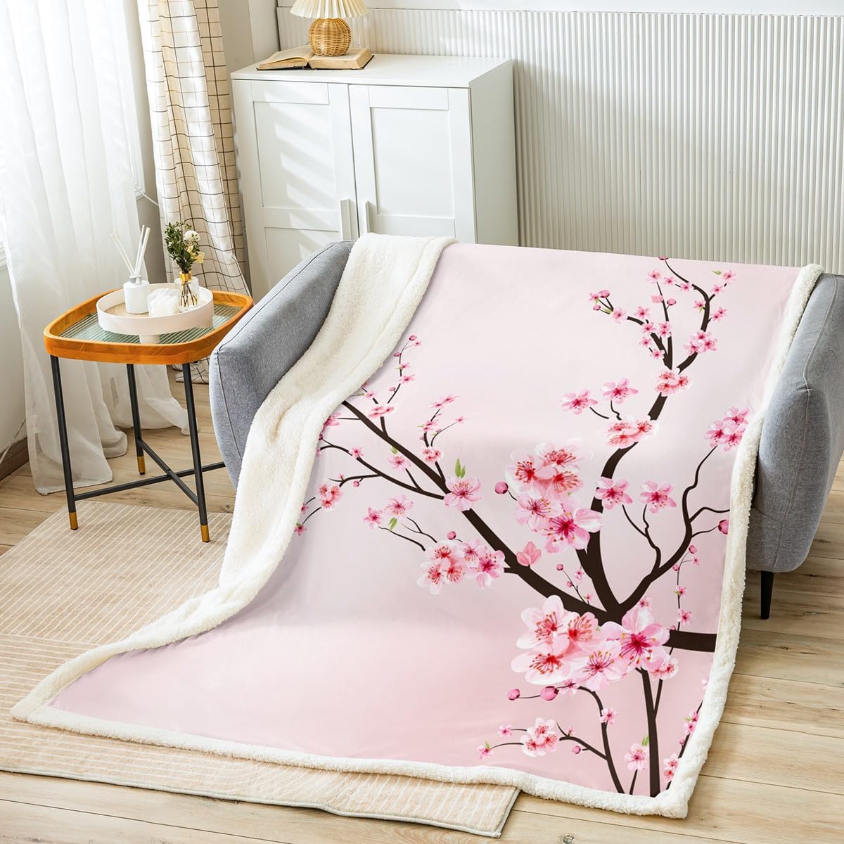 Girls Cherry Blossoms Fleece Blanket Women Floral Sakura Flowers Branch Sherpa Throw Blanket for Bed Sofa Couch Decor Pale Pink Floral Plush Blanket Soft Japanese Spring Fuzzy BlanketTwin 60"x80"