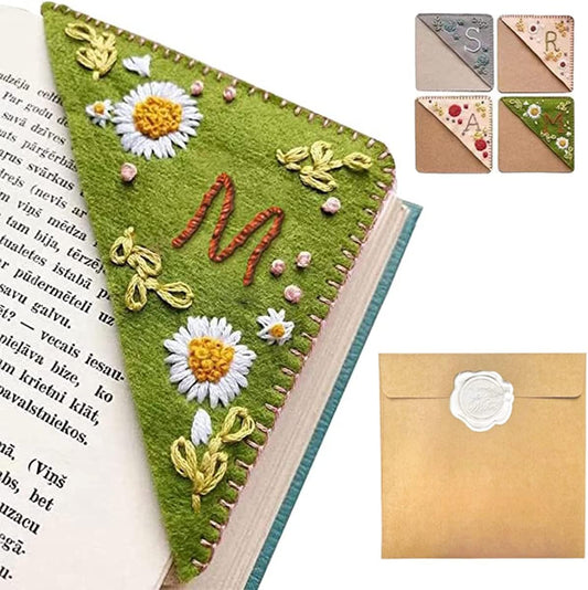 Personalized Hand Embroidered Corner Bookmark, 26 Letters Hand Stitched Felt Corner Letter Bookmark, Cute Flower Embroidery Bookmarks for Book Reading Lovers Meaningful Gift (Summer，M