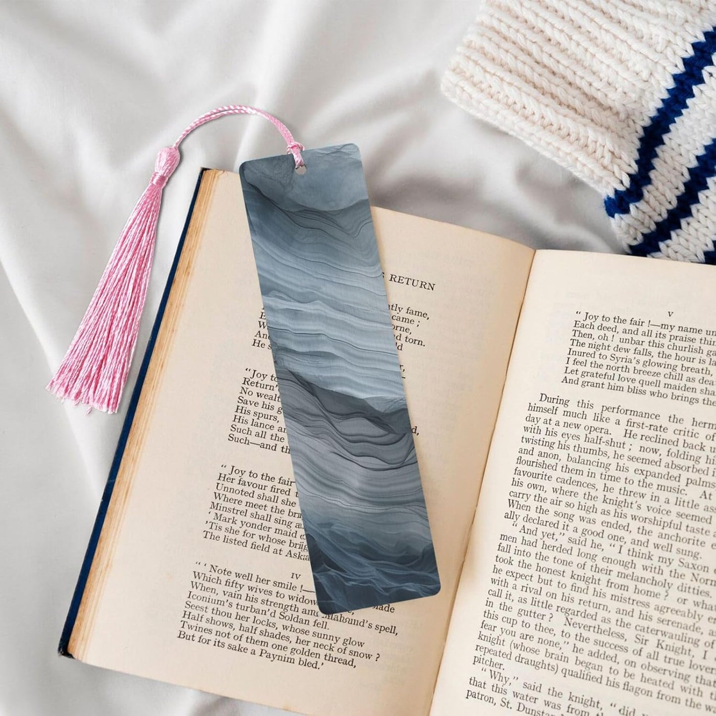 Stone Wall Bookmarks Gifts for Women Men, Wooden Bookmarks for Book Lovers, Vintage Book Marks Ornaments with Tassel, Unique Personalized Reading Page Markers Pink