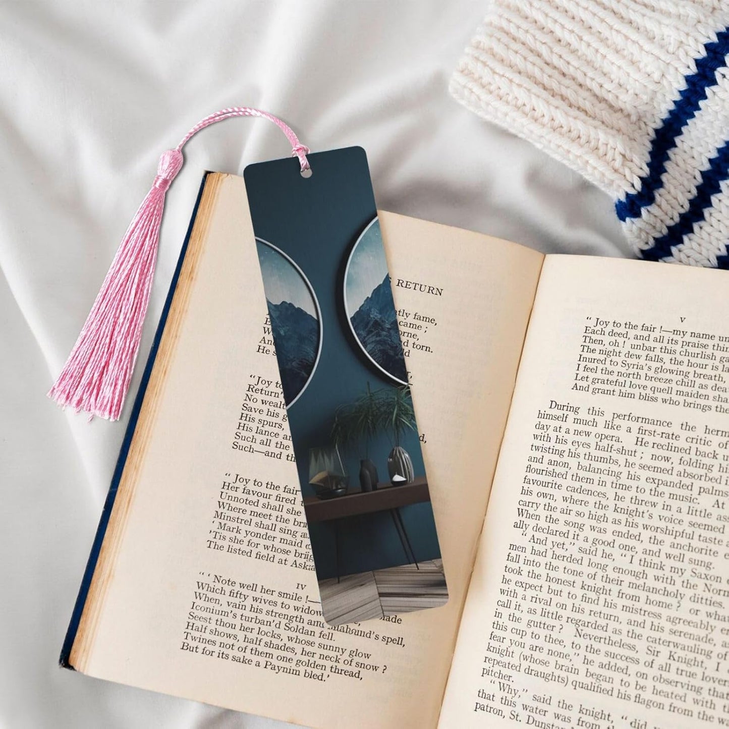 Modern Style Room Bookmarks Gifts for Women Men, Wooden Bookmarks for Book Lovers, Vintage Book Marks Ornaments with Tassel, Unique Personalized Reading Page Markers Pink