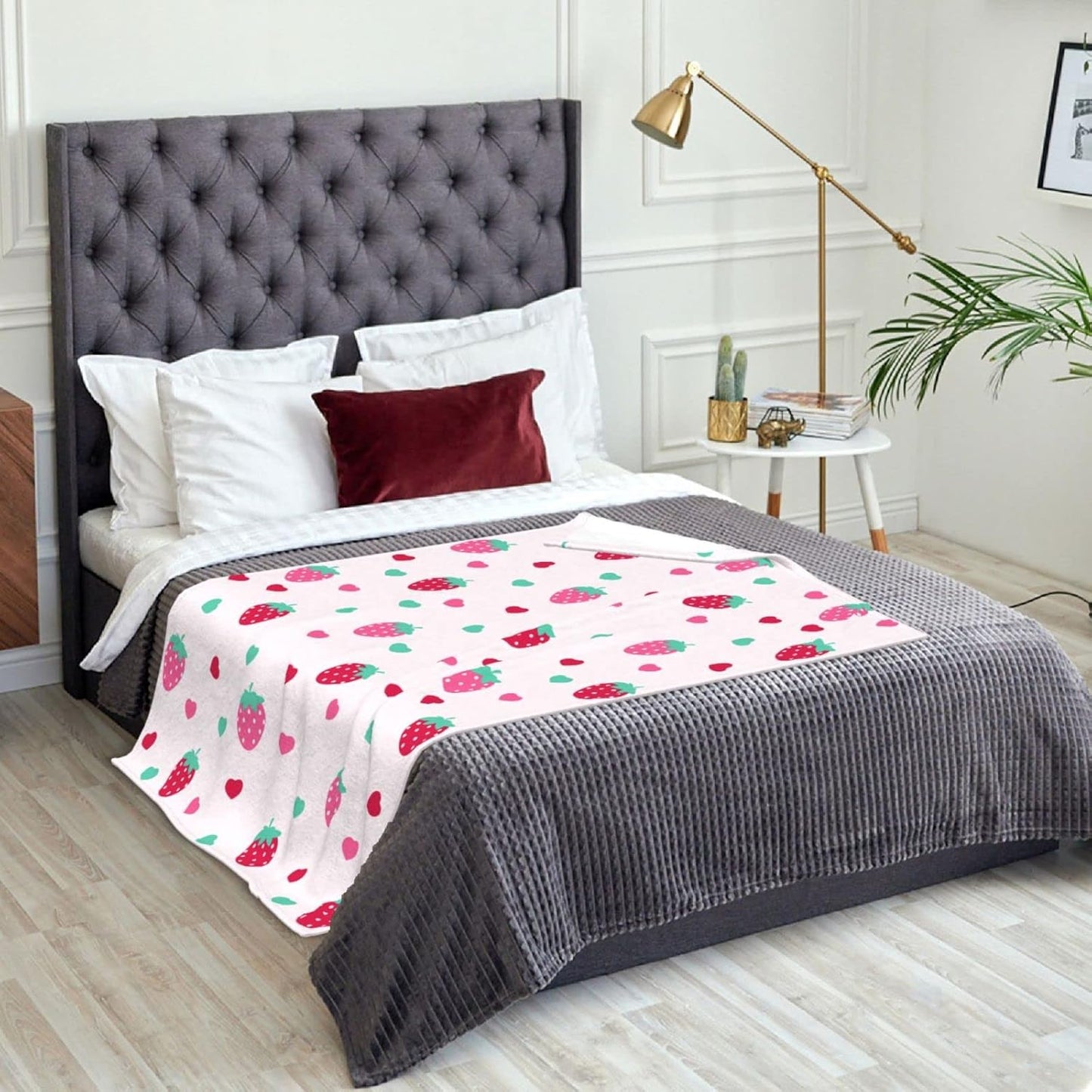 Strawberry Pink Girly Throw Blanket Super Soft Warm Bed Blankets for Couch Bedroom Sofa Office Car, All Season Cozy Flannel Plush Blanket for Girls Boys Adults, 60 X 40 Inch