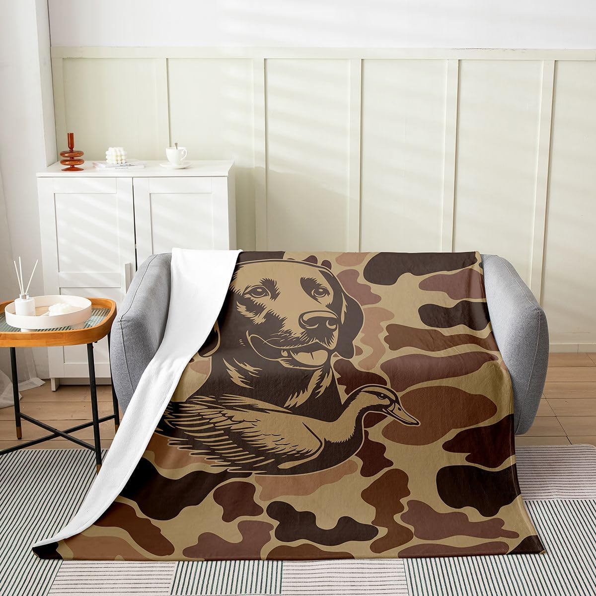 Manfei Vintage Brown Camo Flannel Blanket Hunting Camouflage Duck Hunters Throw Blanket Dog and Duck Cozy Throws for Bed Couch Sofa,Kids Boys Girls Room Decor,Soft and Breathable(30 x 40 Inches)