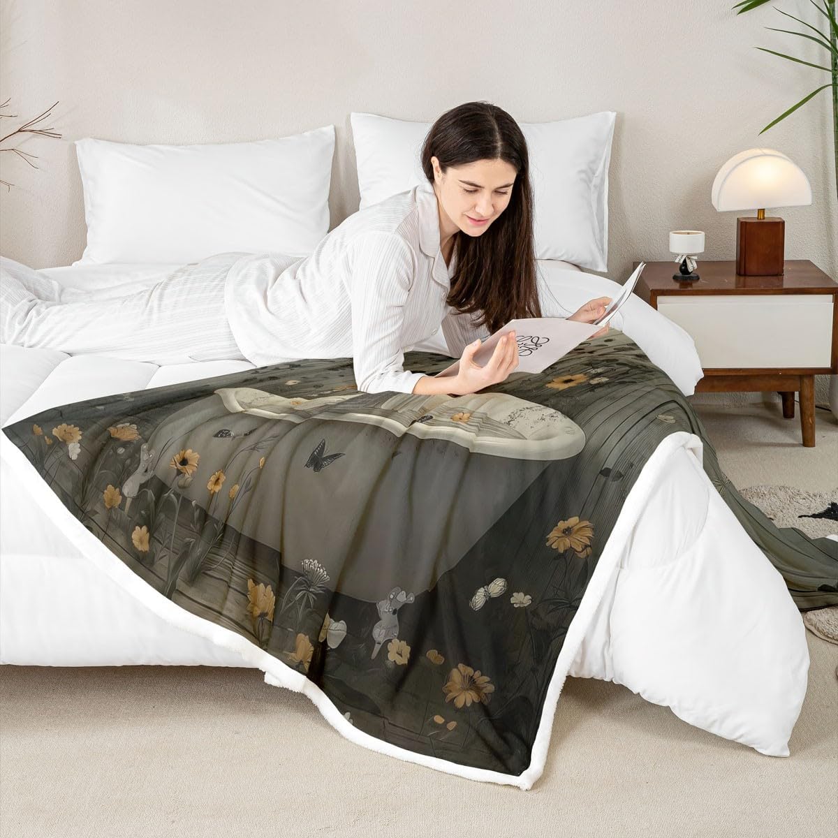 Erosebridal Funny Halloween Ghost Fleece Blanket Botanical Butterfly Flowers Sherpa Blanket 50"x60", Reading Newspaper Fancy Humor Ghost Vintage Gothic Fuzzy Plush Throw