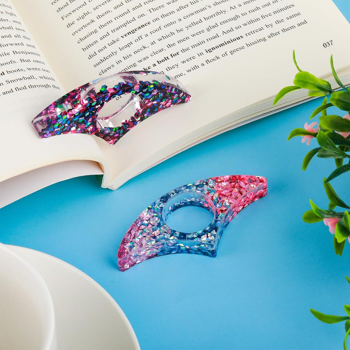 TIESOME 2 Pcs Thumb Book Page Holder for Reading, Glitter Dimond Thumb Ring Page Holder Resin Book Opener Thumb Bookmark Reading Accessories for Birthday Thanksgiving Party Wedding Gifts