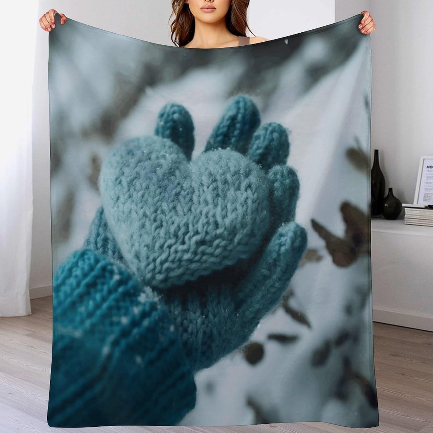 Holding A Heart Throw Blanket for Couch Super Soft Warm Lightweight Throw Blankets Cozy Flannel Bed Blanket Cute Decorative Blankets for All Seasons Home Decor Gift 30"*40"（76 * 100cm）