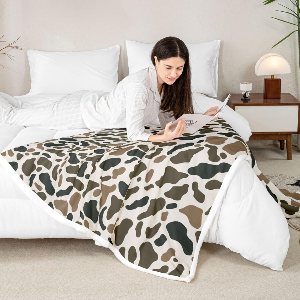Feelyou Camo Throw Blanket Black White Soft Fleece Sherpa Cozy Fuzzy Plush Warm Wild Hunting Fuzzy Plush Throw Farmhouse Cabin Rustic Baby 30"x40" Animal for Bed Couch Living Room