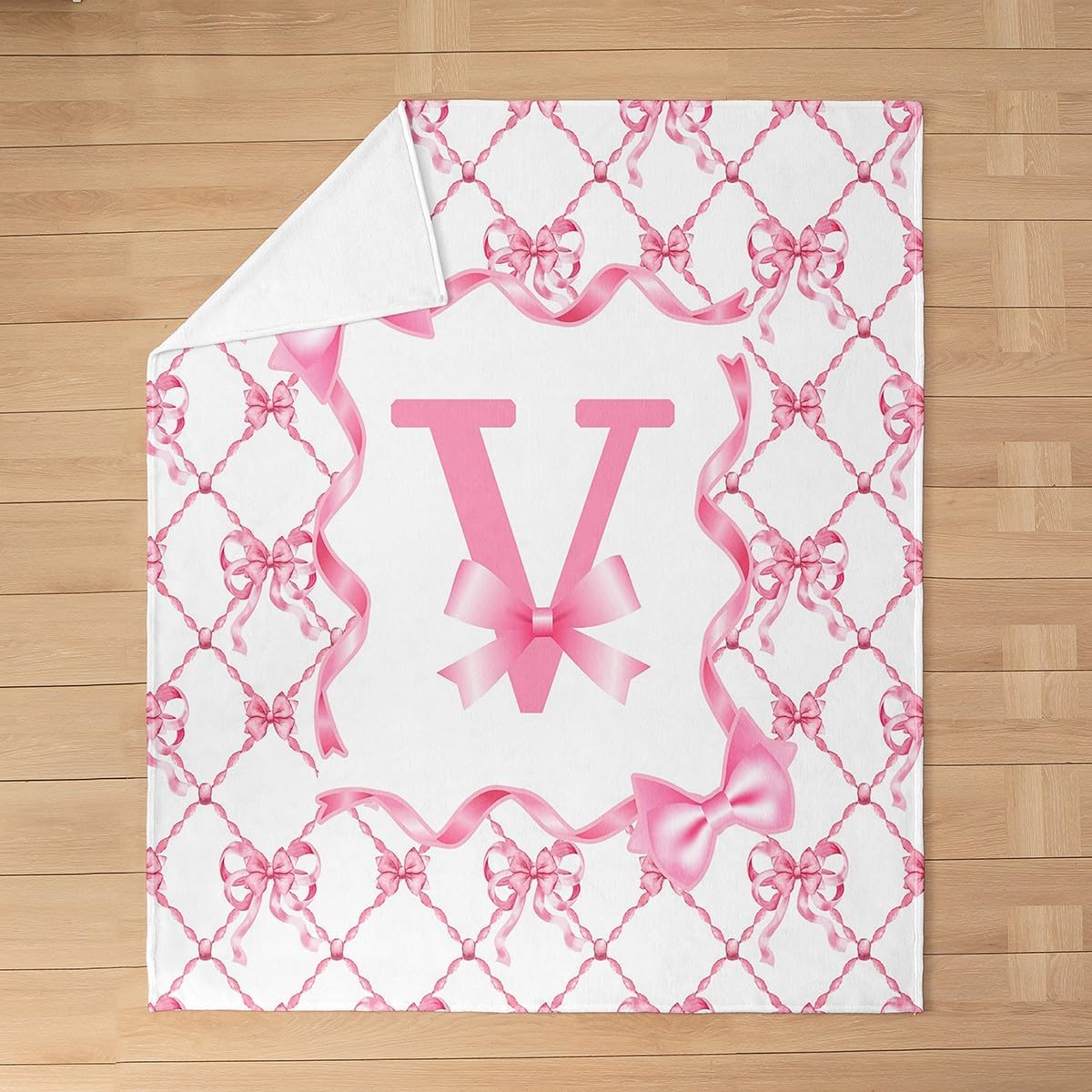 Erosebridal Cute Preppy Bow Flannel Blanket Coquette Bowknot Blanket Queen 90x90 Initial V Throw Blankets