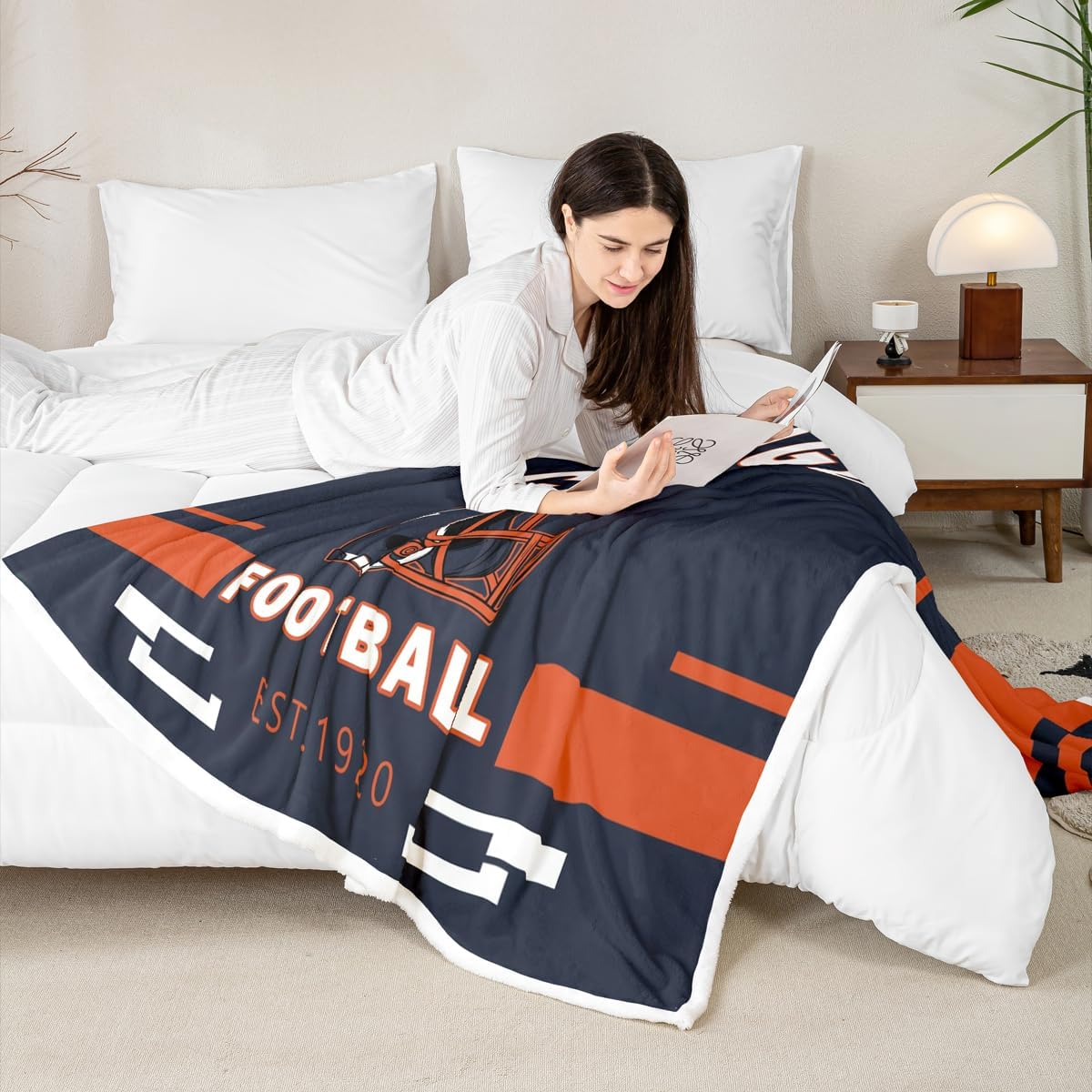 Feelyou Football Sherpa Throw Blanket for Couch Chicago Super Soft Cozy Fleece Sports Theme Football City Blanket for Winter, Plush Throw Throw 50"x60" All Season