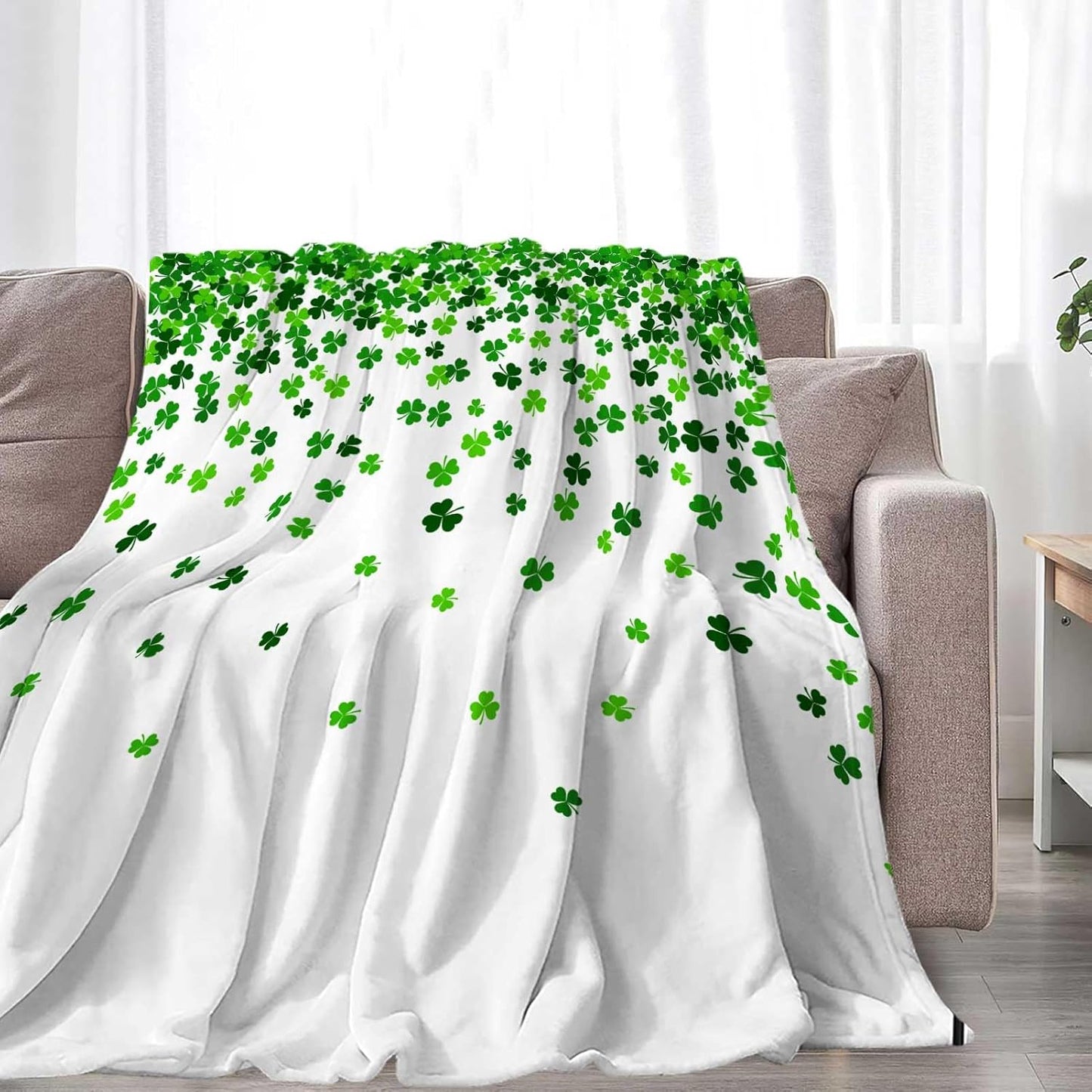 St Patricks Day Throw Blanket Soft Fleece Throw Blankets for Couch, Saint Patrick Microfiber Bed Blanket, Green Clover Shamrock Spring Blankets for Bed Sofa Chair 50x60inch