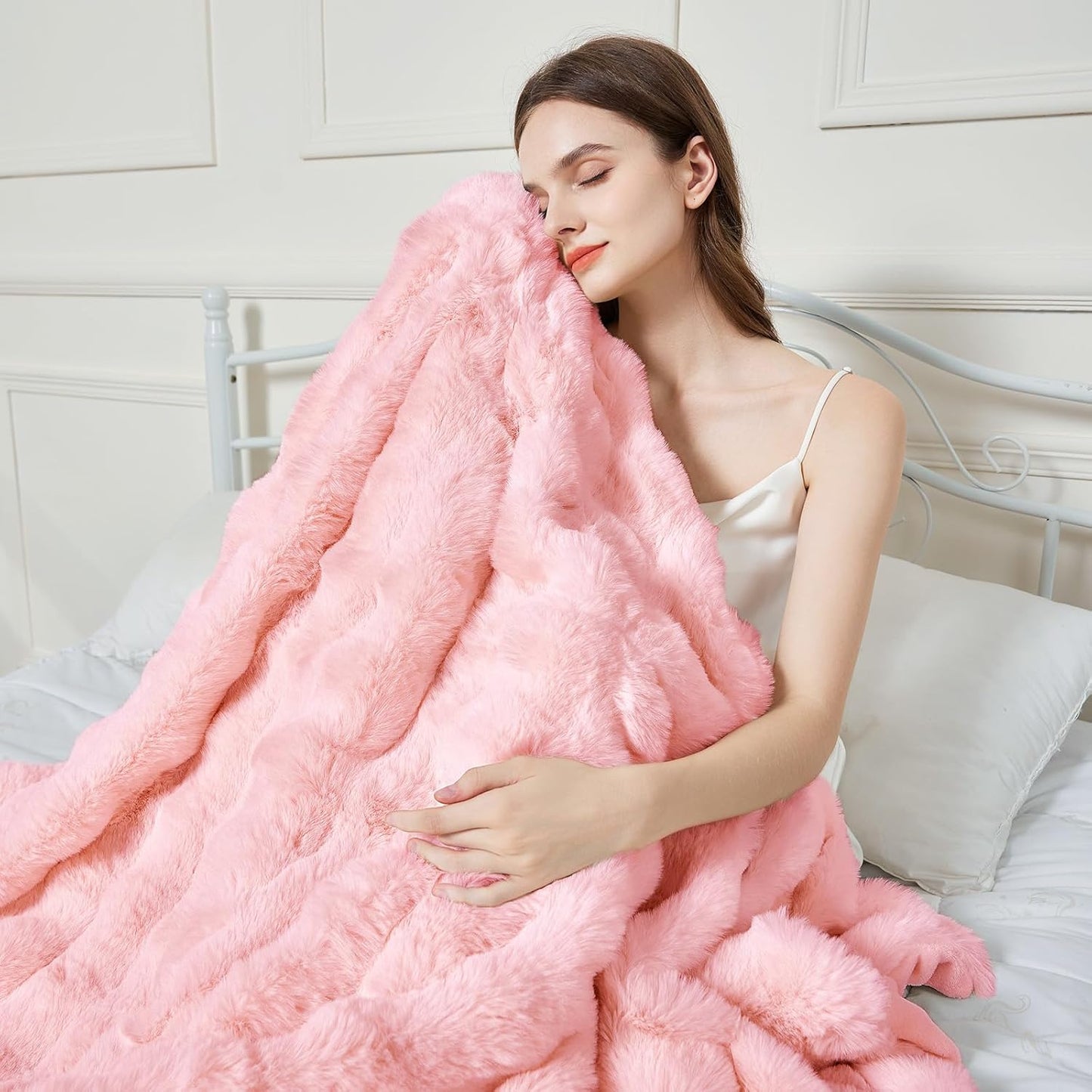 Faux Rabbit Fur Throw Blanket for Couch, Fluffy Warm Plush Thick Bubble Blanket for Bed Sofa Living Room, Soft Cozy Furry Blanket, 50x60 inches, Pink