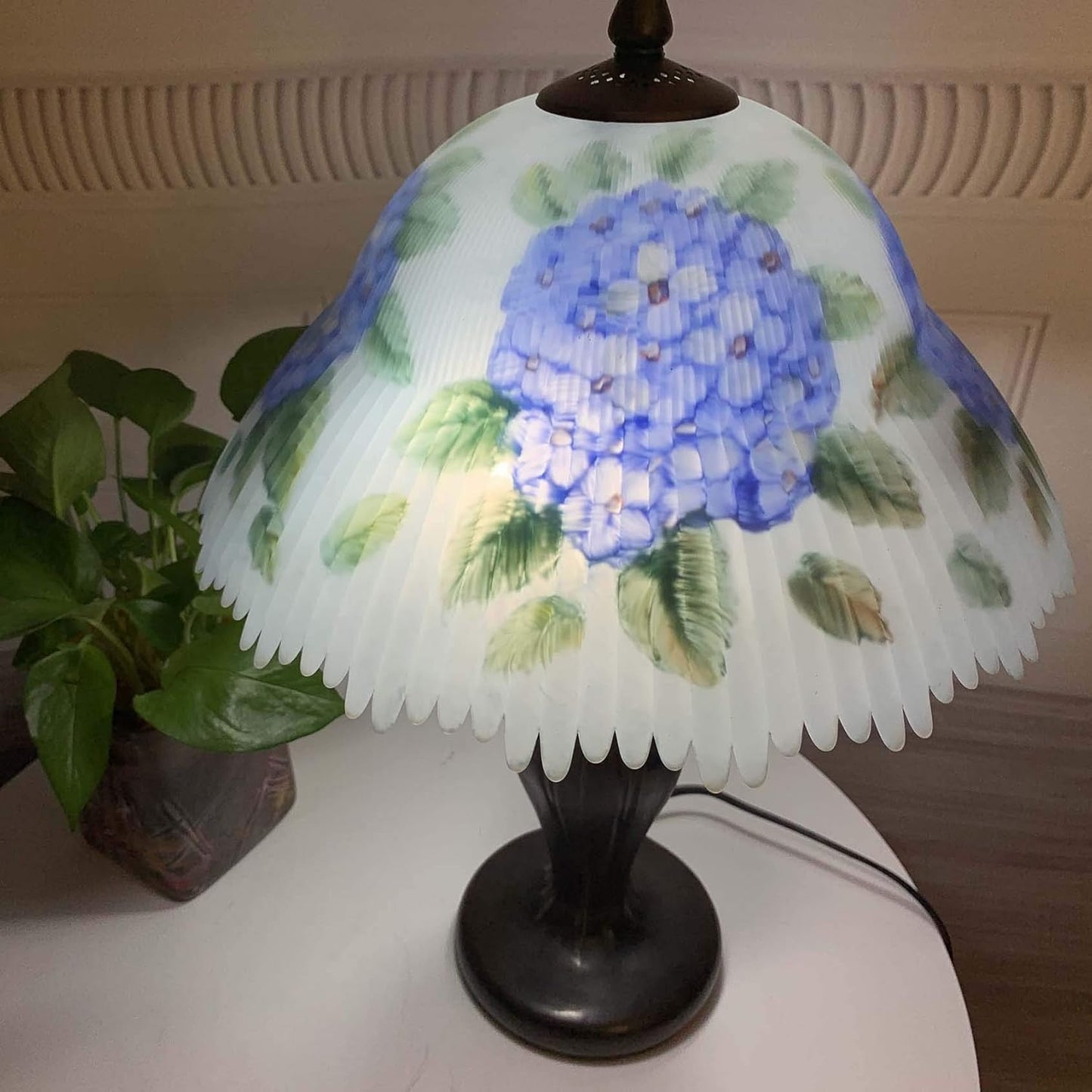 Bieye L10780 Hydrangea Flower Hand-Painted Glass Table Lamp with Metal Base, Blue, 13" W x 19" H