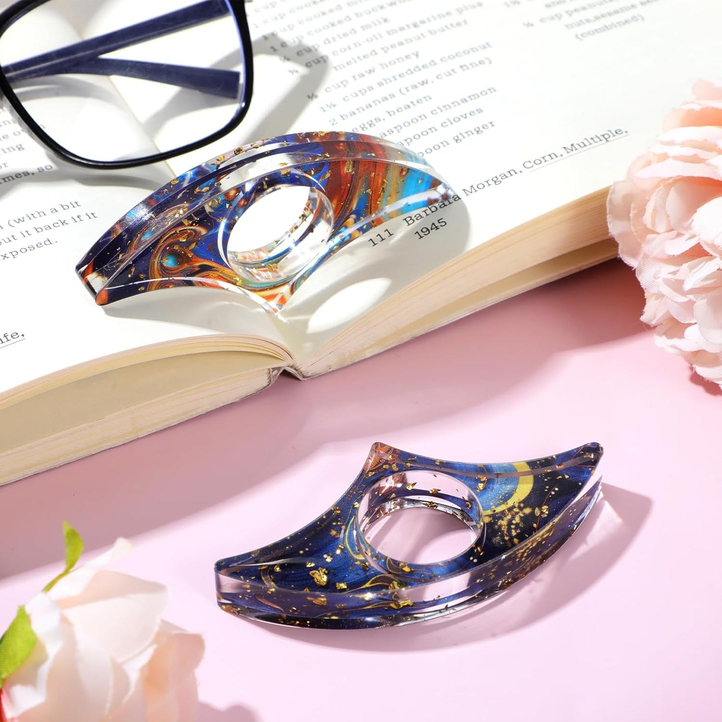 2Pcs Book Page Holder Book Thumb Page Holder Thumb Ring Books Marks for Reading Accessories Transparent Bookmarks for Women Best Friend Christmas Gifts for Books Lovers Teacher Readers(Blue)