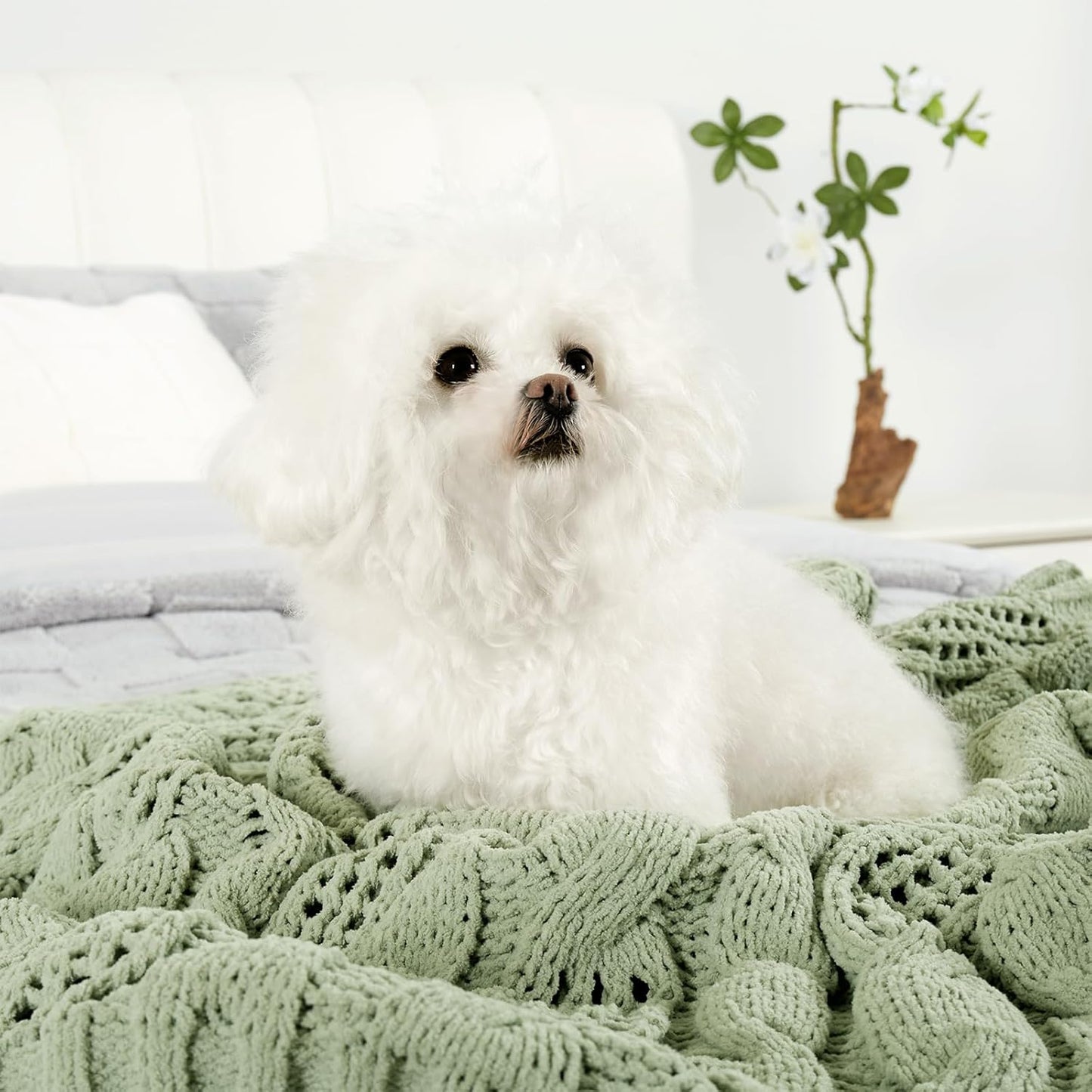 Amélie Home Chunky Knit Chenille Throw Blanket, Dual-Sided Soft Chenille Breathable Cable Knitted Blanket for Couch, Farmhouse Decorative Throw for Sofa & Chair, 60"x80", Sage Green