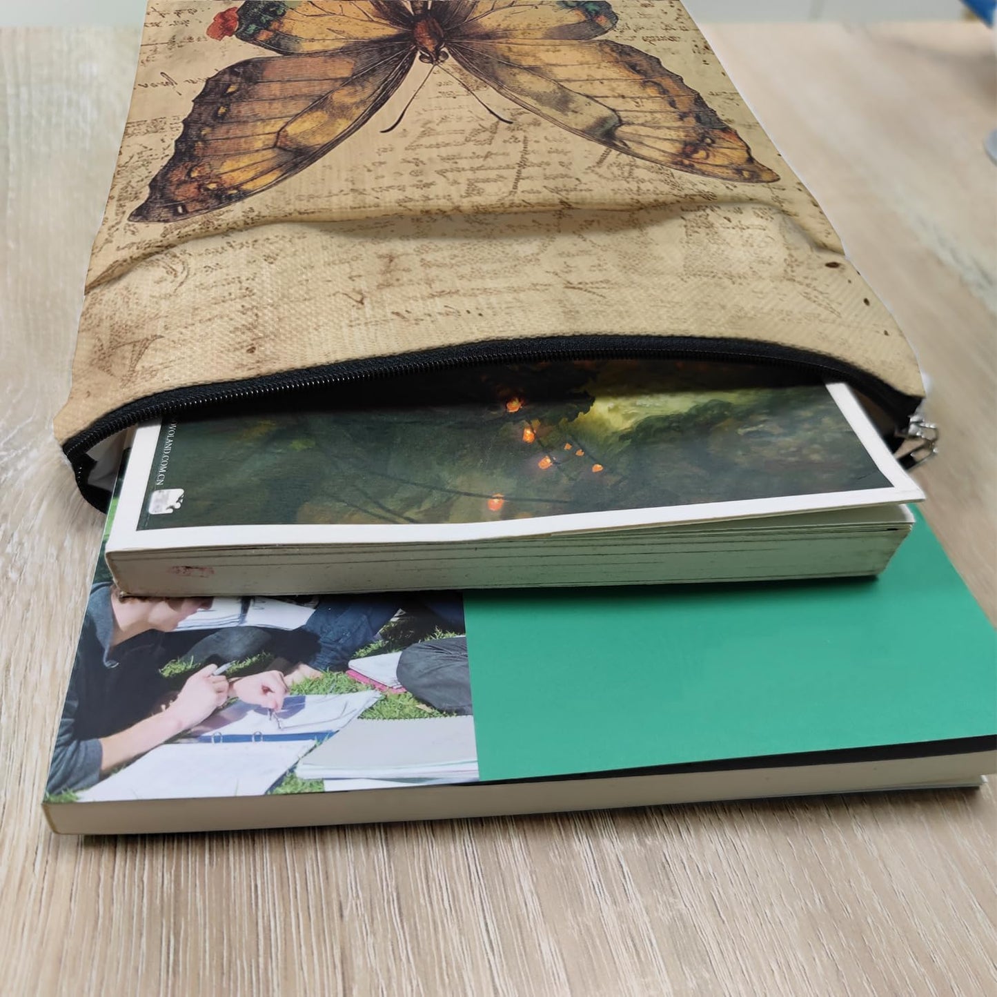 Vintage Butterfly Flower Book Cover, Book Sleeve with Zipper & Front Pocket, Reusable Book Pouch, Butterfly Floral Linen Prints Book Sleeve for Book Lovers, Bookish Gifts (Beige-Butterfly 3, Large)