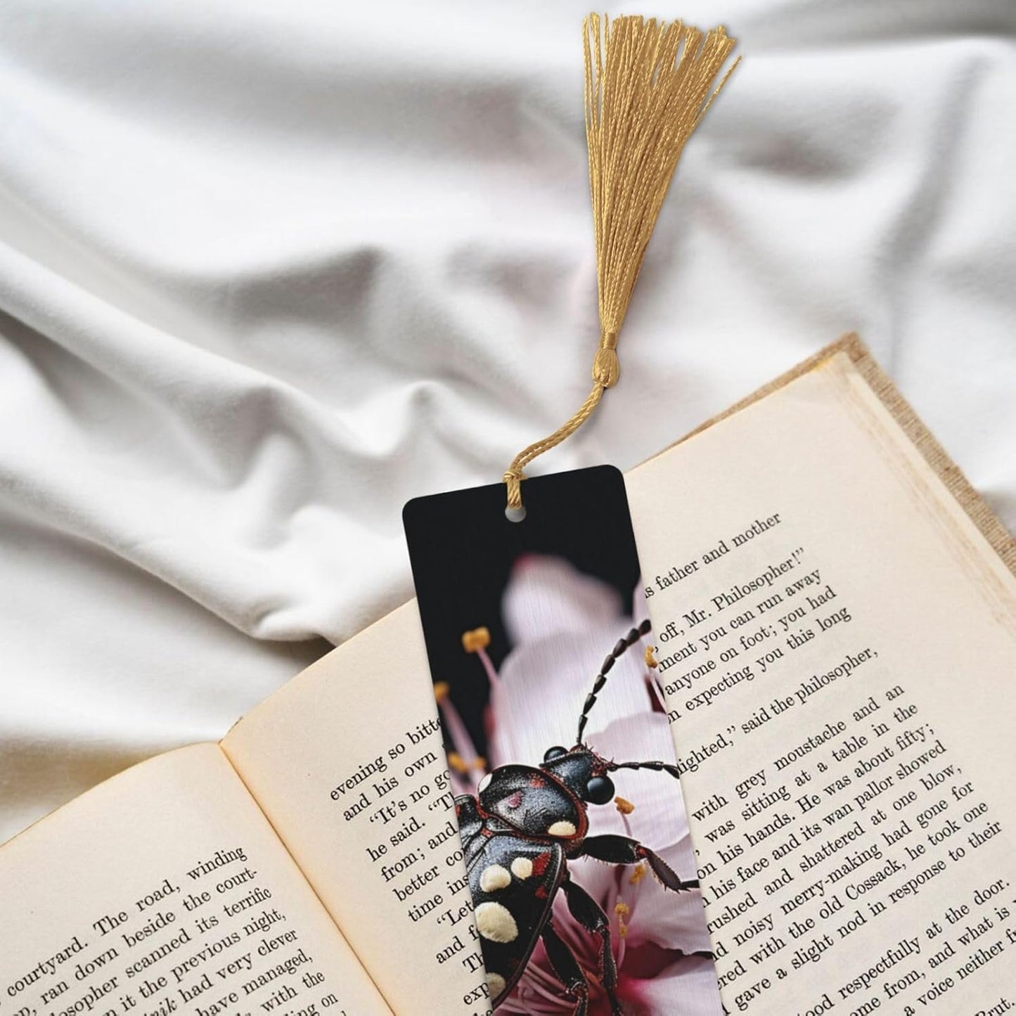Pictures of Bugs Bookmarks Gifts for Women Men, Wooden Bookmarks for Book Lovers, Vintage Book Marks Ornaments with Tassel, Unique Personalized Reading Page Markers Gold