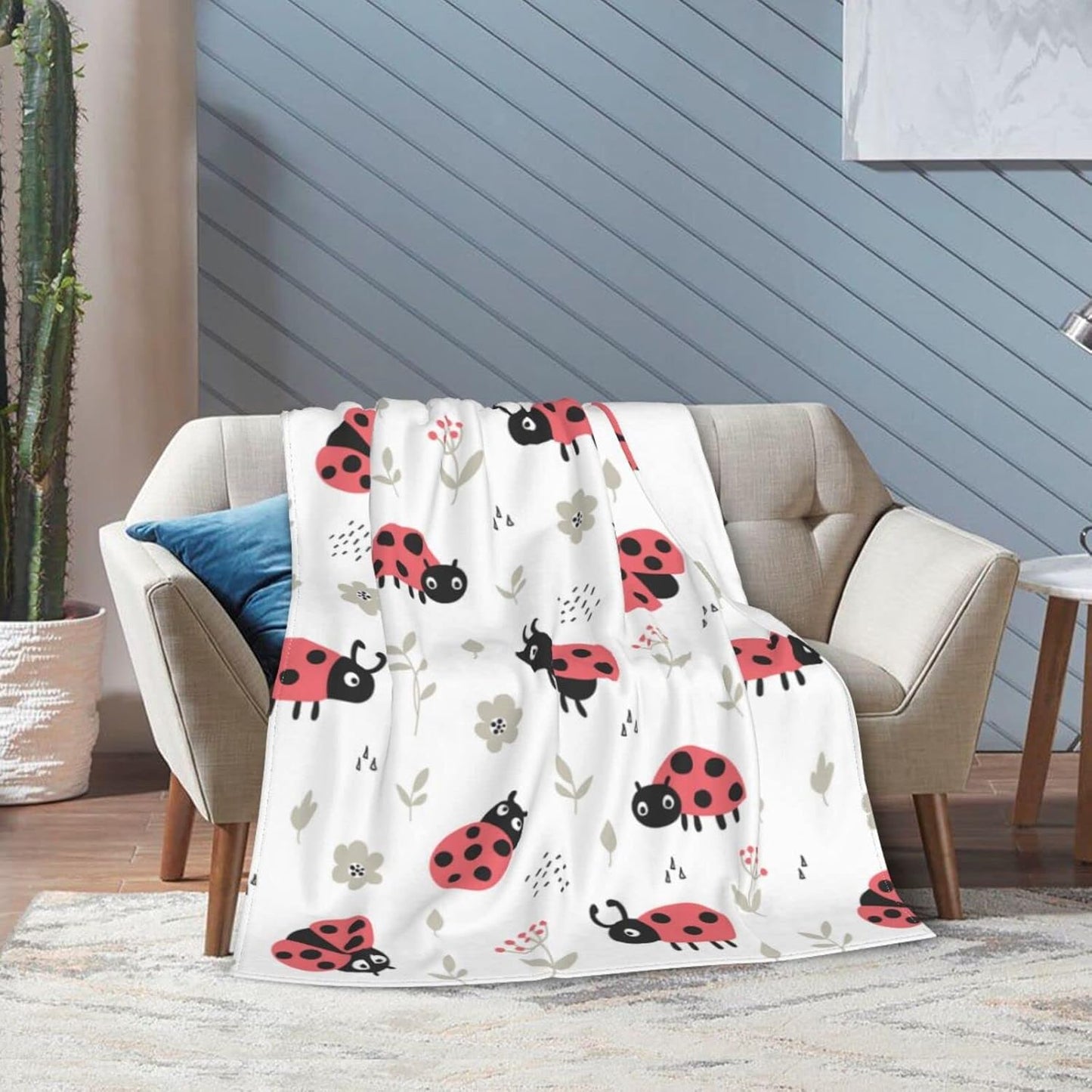 Ladybug Cute Ladybird Throw Blanket Super Soft Warm Bed Blankets for Couch Bedroom Sofa Office Car, All Season Cozy Flannel Plush Blanket for Girls Boys Adults, 60"X50"