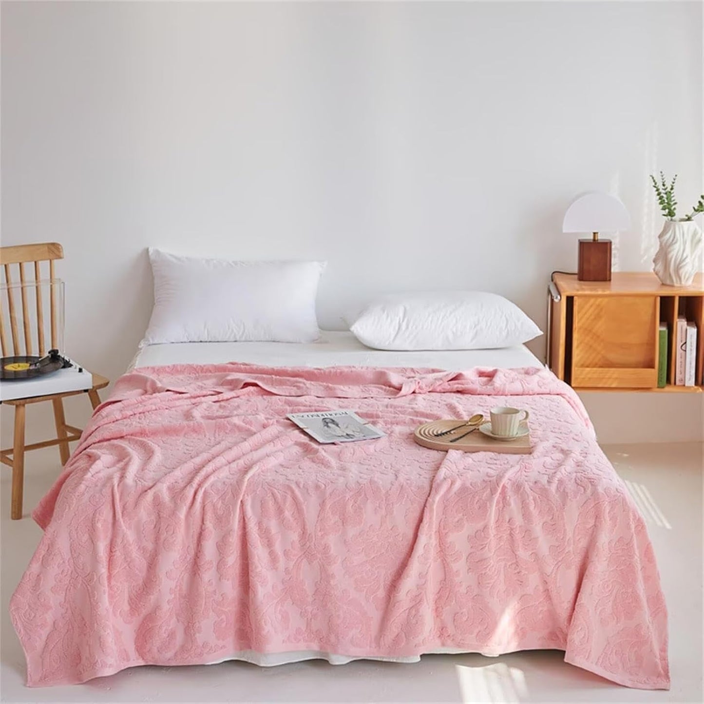 Solid Color Duvet Towel Blanket, Ultra Soft Comfy Cotton Carved Towel Blanket Keep Warm Durable Terry Terry Cloth for All Seasons Traveling or Camping Bedroom Decor(Pink,180x200cm/71x79inch)