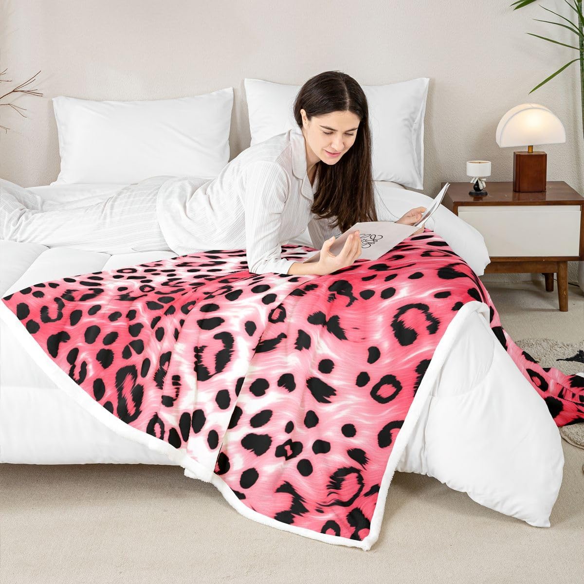 Feelyou Pink Leopard Sherpa Throw Blanket for Couch Animal Print Super Soft Cozy Fleece Cheetah Blanket for Winter, Plush Throw Modern Ombre Effects Throw 50"x60" Safari All Season