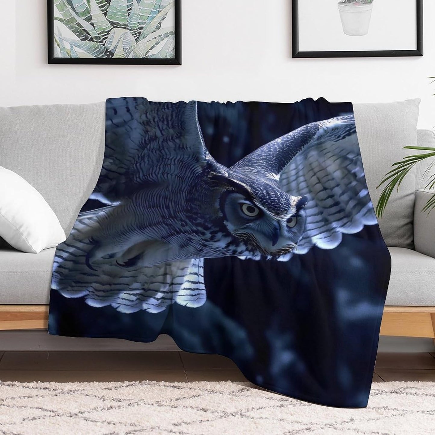 Owl Soar Throw Blanket for Couch Bed Plush Cozy Fuzzy Flannel Blanket for All Season 40"x60"