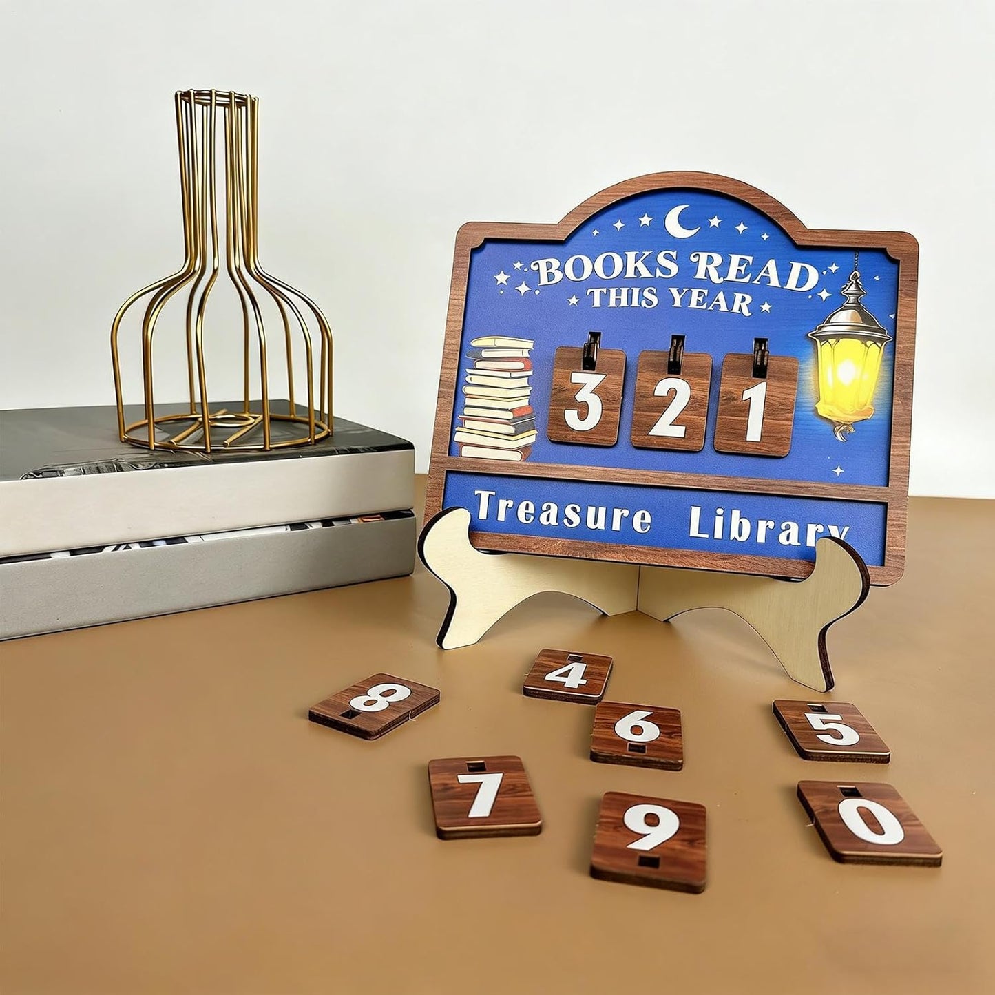 Books Read Counter, Wooden Reading Challenge Sign, 20x15cm Changeable Number Plates for Students, Pine Wood with Lantern and Book Pattern, Educational Decor Accessory with Adjustable Display