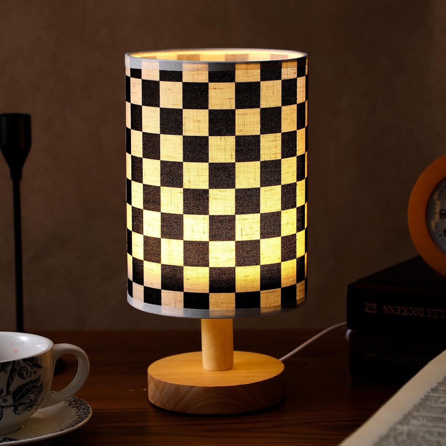 Baquler Bedside Lamp for Bedroom Black White Checkered Table Lamp with USB Racing Birthday Party Gifts Wood Base Round Flaxen Fabric Shade for Desk Living Room Office Classroom