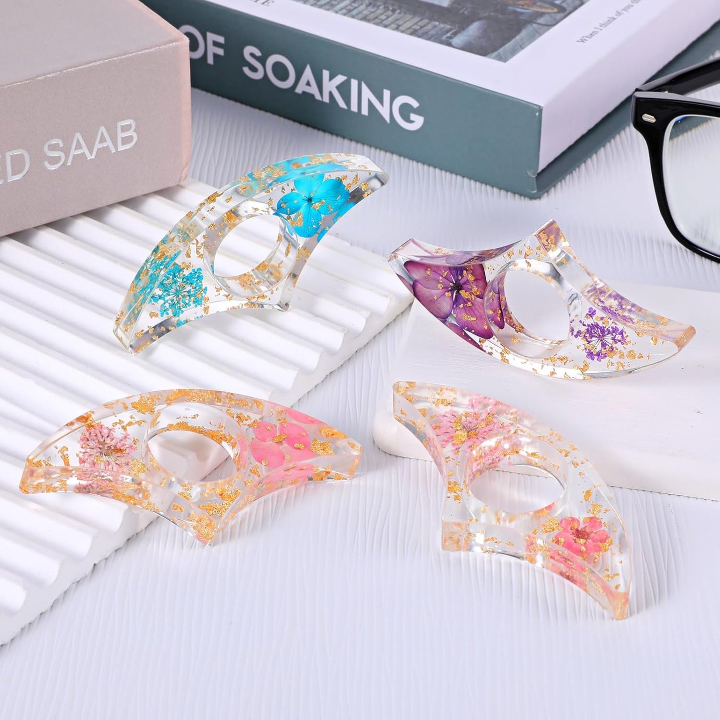 4 Pcs Books Page Holder Dried Flower Resin Transparent Bookmark Thumb Bookpage Holder Reading Accessory Book Clips to Hold Books Open Book Accessories Gift for Reading Lovers Teachers Students