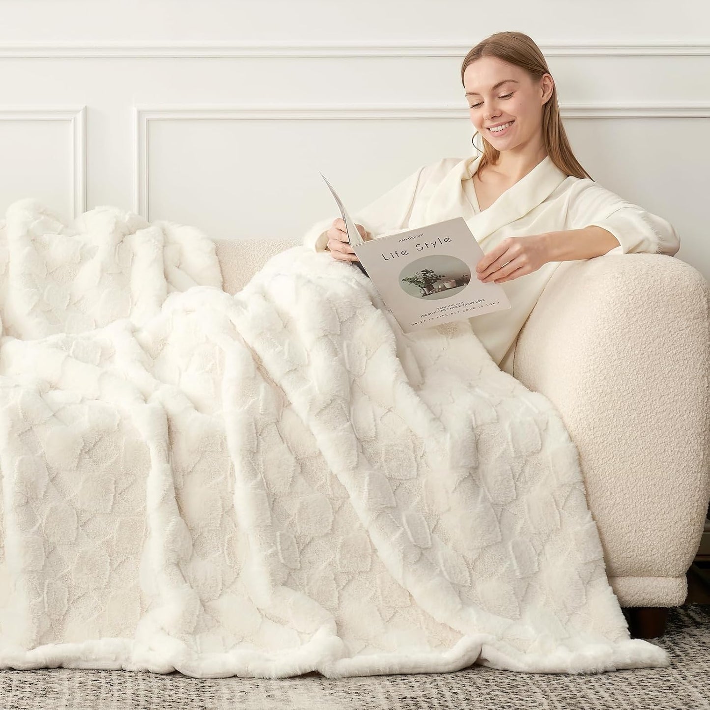 Cozy Bliss Faux Fur Textured Throw Blanket for Couch Super Soft Fuzzy Checkered Bed Blanket Gift for Women Premium 3D Geom Jacquard All Season Use Cream White 50"*60"