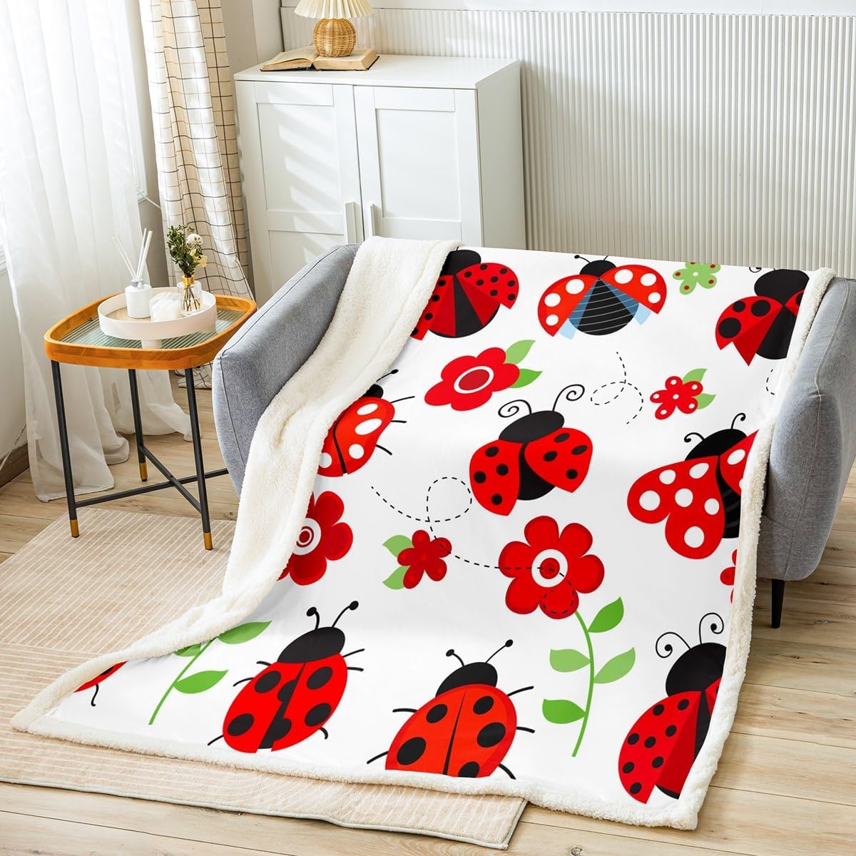 Castle Fairy Ladybug Fleece Throw Blanket Super Soft Cozy Red Floral and Insect Sherpa Blanket for Kids Women Adults Cute Bug Plush Blanket Entomology Fuzzy Blanket for Sofa Bed Couch(30x40 Inches)