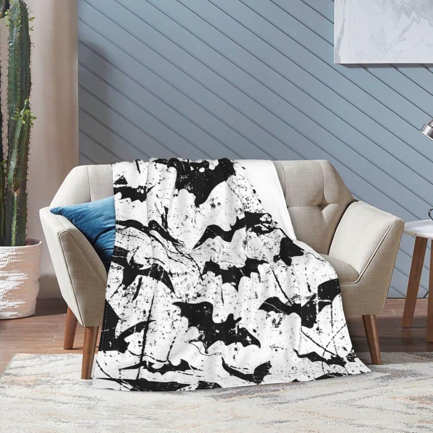 Halloween Bat Throw Blanket Super Soft Warm Bed Blankets for Couch Bedroom Sofa Office Car, All Season Cozy Flannel Plush Blanket for Girls Boys Adults, 60"X50"