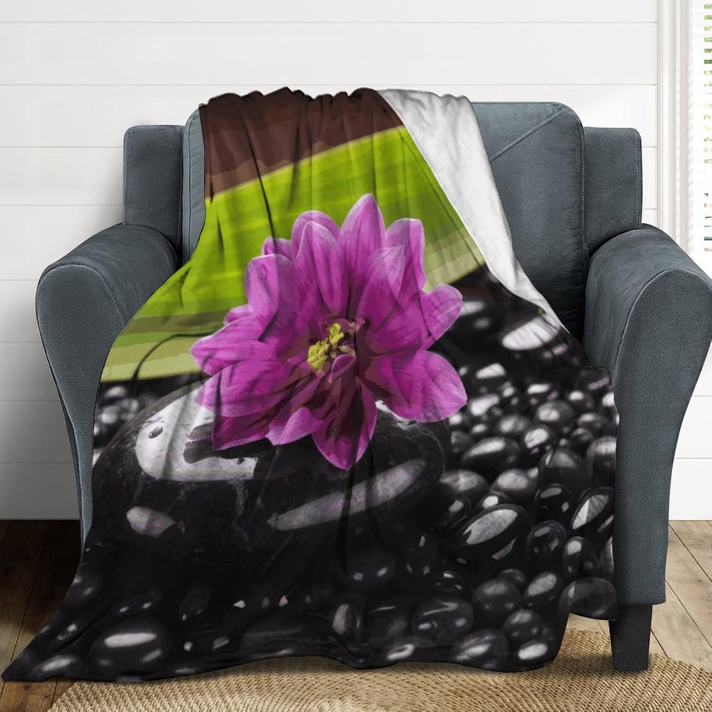 Purple Flower with Black Stone Blanket Super Soft Lightweight Throw Blanket Cute Cozy Warm Bed Blanket Decorative Fuzzy Blanket All-Season Home Decor Gift for Sofa Couch Living Room 60"*80"（150*200cm）