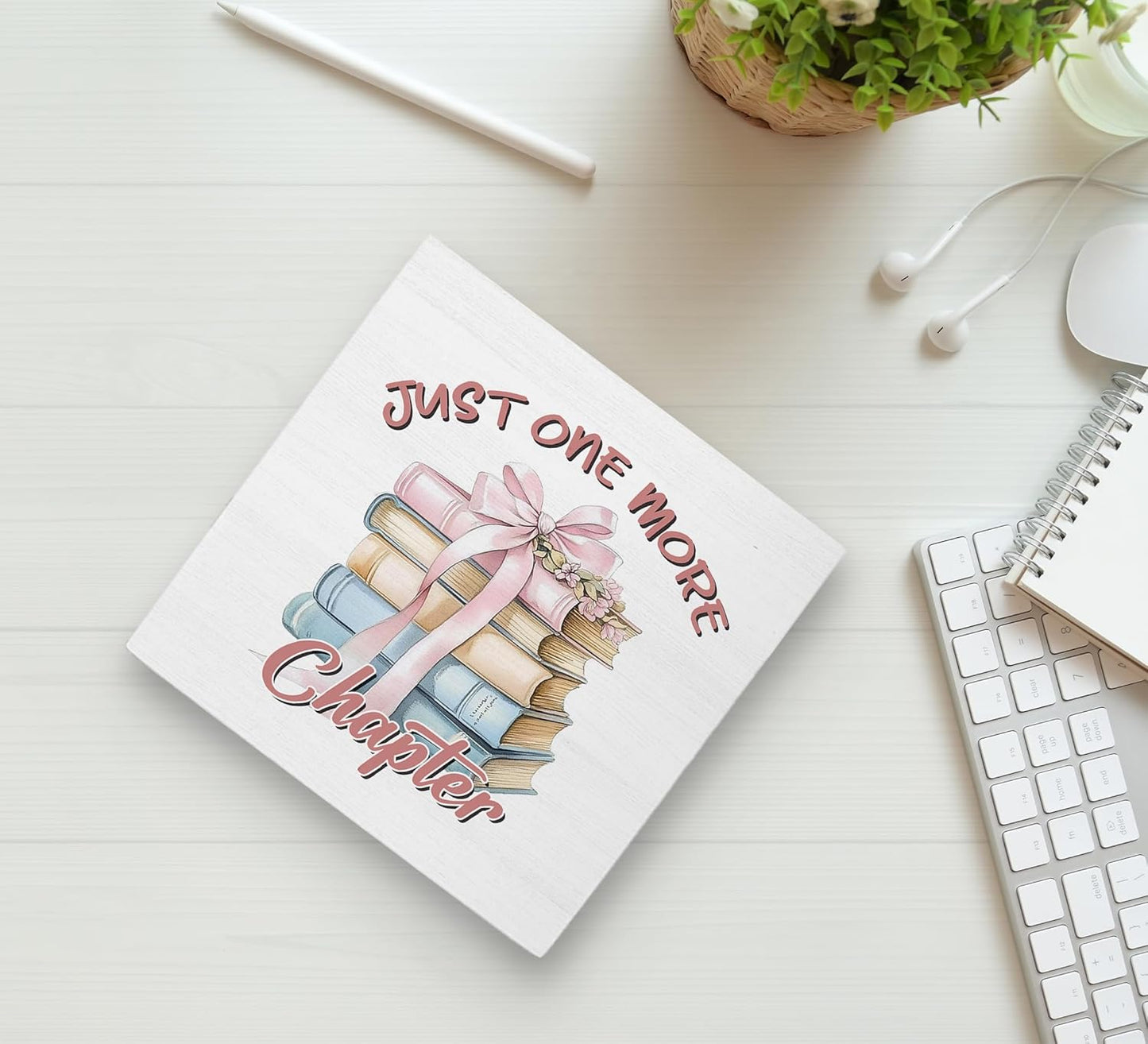 Ku-Dayi Reading Book Wooden Box Sign, Just One More Chapter Wood Box Decorations for Kids Reading Room, Preppy Bow Bookish Wooden Block Plaque Desk Shelf Decor for Library Classroom Nursery, 5x5
