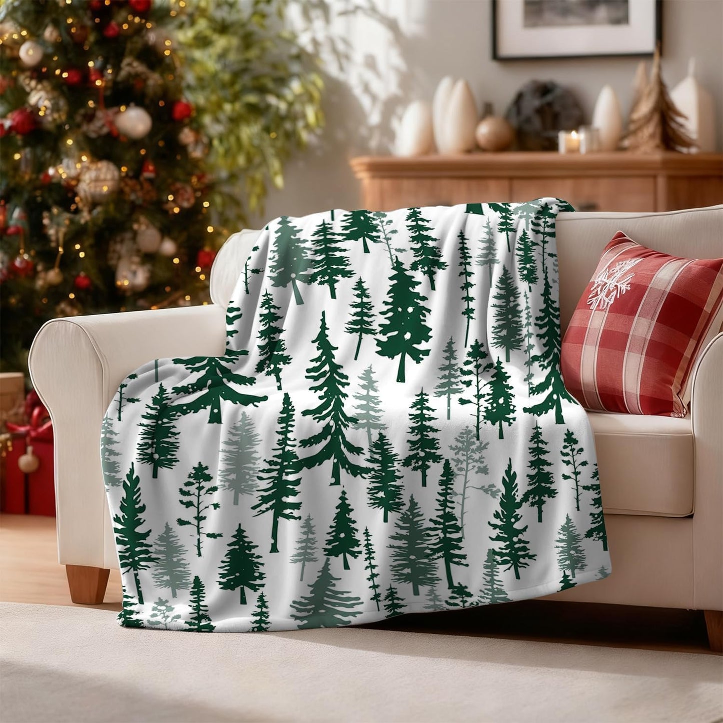 Christmas Tree Throw Blanket, Green Pine Trees Fuzzy Blanket, Winter Forest Christmas Holiday Soft Cozy Flannel Blanket for Bed Couch Sofa, 50x60 Inches