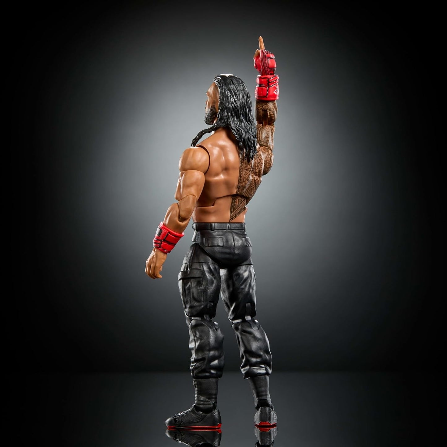 Mattel WWE Elite Collection Top Picks Action Figures & Accessories Set, 6-inch Collectible Roman Reigns with Swappable Hands & Ring Gear (Styles May Vary)