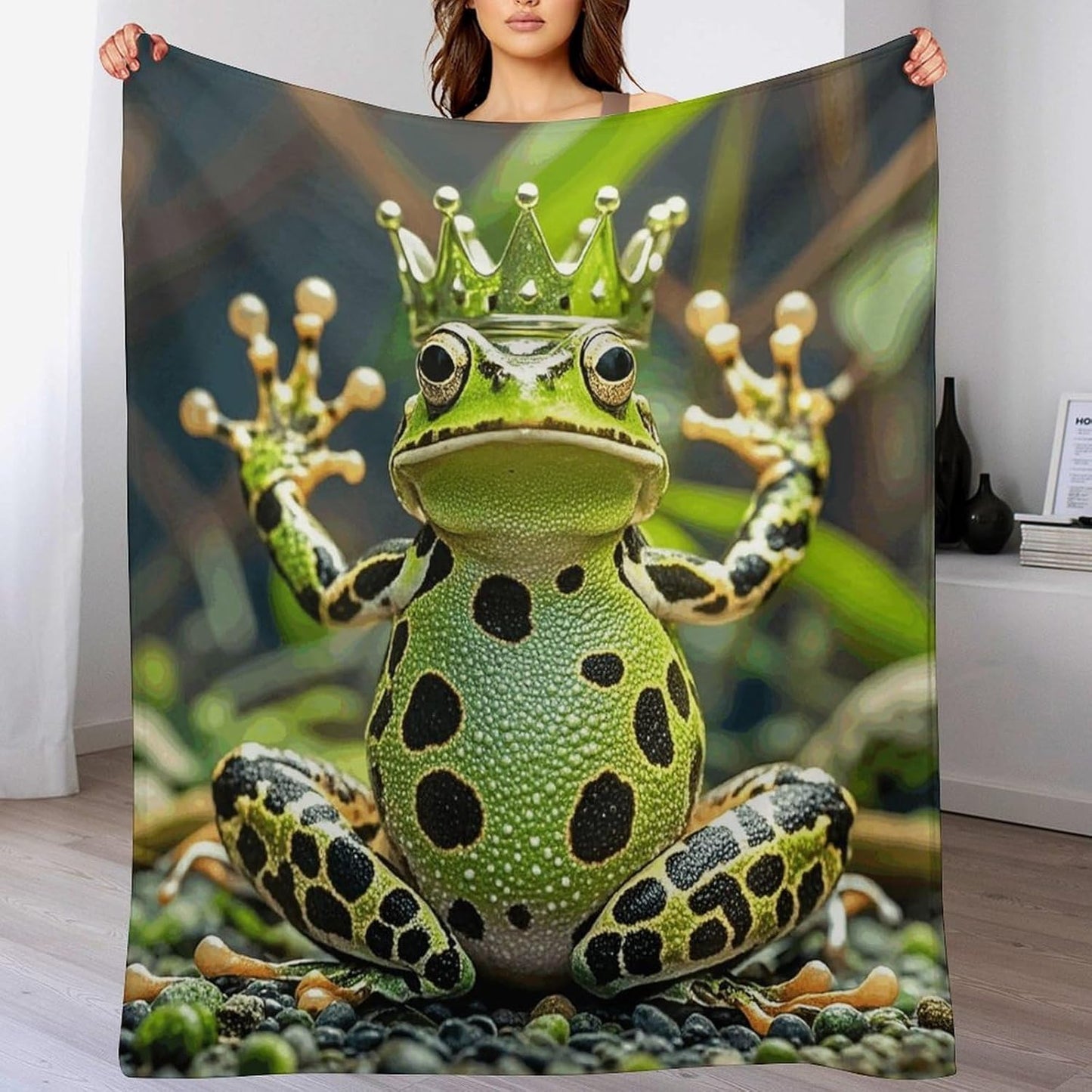 Crown Frog Blanket Super Soft Lightweight Throw Blanket Cute Cozy Warm Bed Blanket Decorative Fuzzy Blanket All-Season Home Decor Gift for Sofa Couch Living Room 30"*40"（76 * 100cm）
