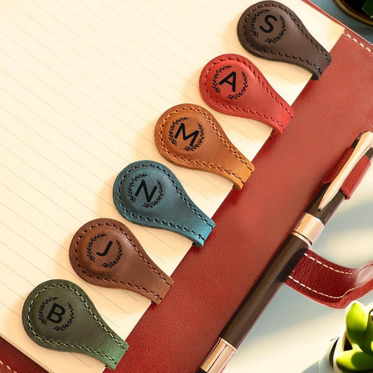 Magnetic Leather Bookmark with 26 Initial for Reading Women,Personalized Magnet Book Marks Gifts for Men,Book Lovers (Green, M)