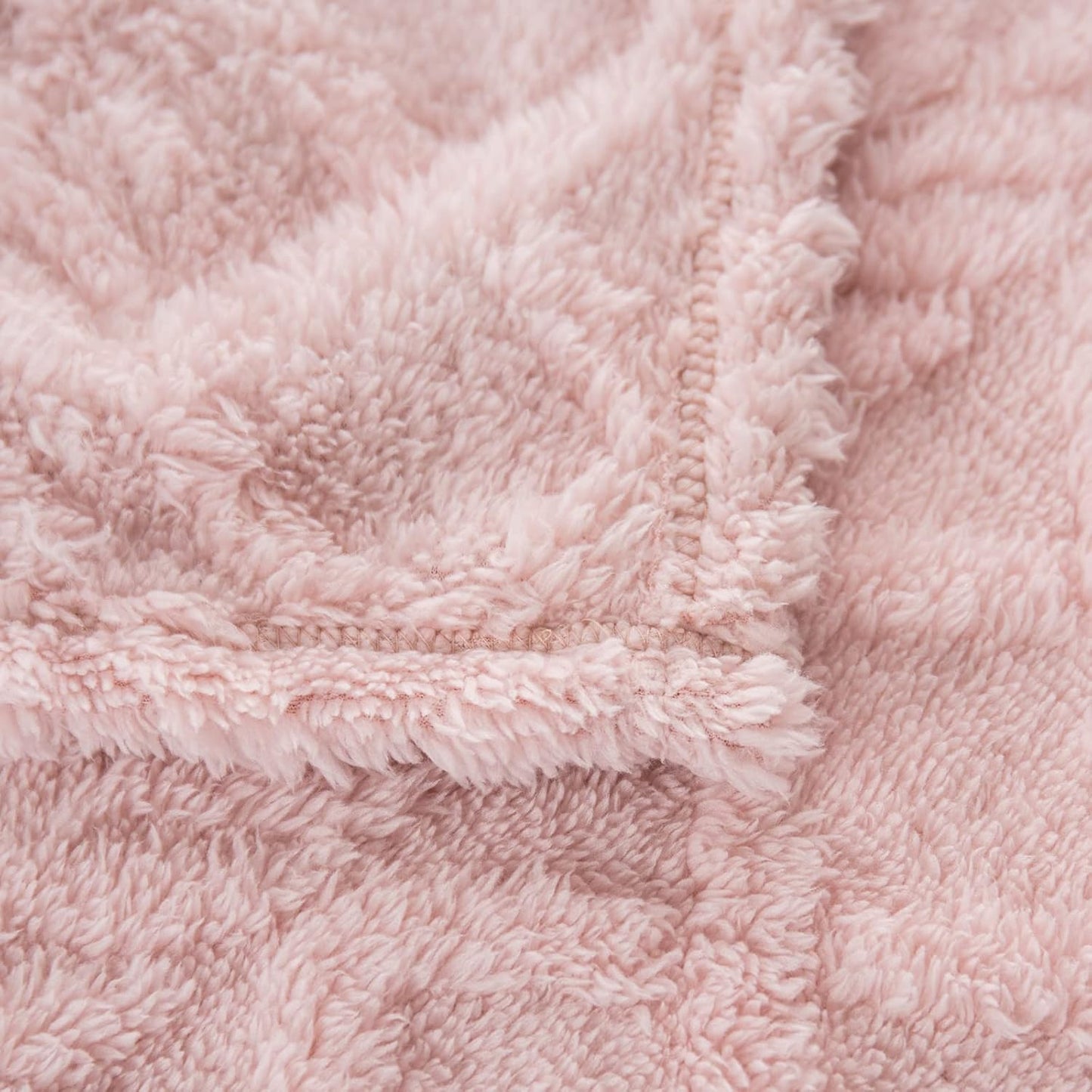 DaysU Sherpa Fleece Blanket, Throw Blanket for Couch, Sofa, Bed, Lightweight Soft Cozy Warm Fuzzy Blankets for Camping, Picnic, Travel, Pink Jacquard, 50” x 60”