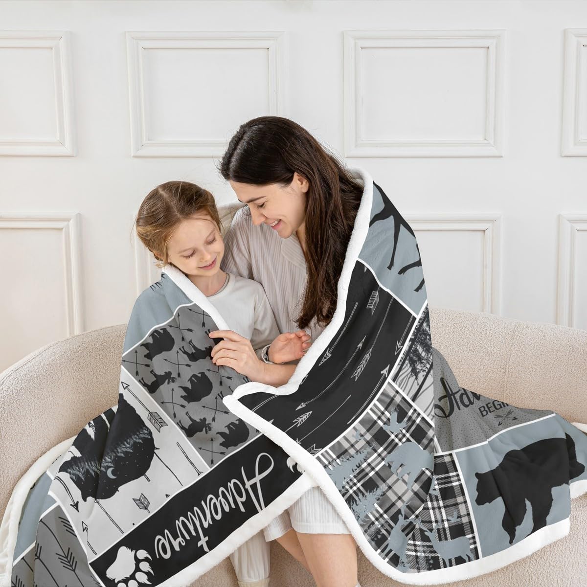 Cabin Rustic Lodge Throw Blanket, Bear Deer Vintage Fleece Blanket Twin Size, Country Farmhouse Patchwork Sherpa Blanket Woodland Plaid Patchwork Fuzzy Blanket Decorative Sofa Couch, Grey Black
