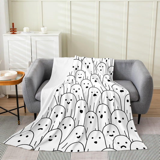 Cute Ghost Fleece Throw Blanket Soft Cozy Black and White Flannel Blanket for Kids Women Adults Halloween Theme Plush Blanket Cartoon Ghost Fuzzy Blanket for Sofa Bed Couch(60x80 Inches)