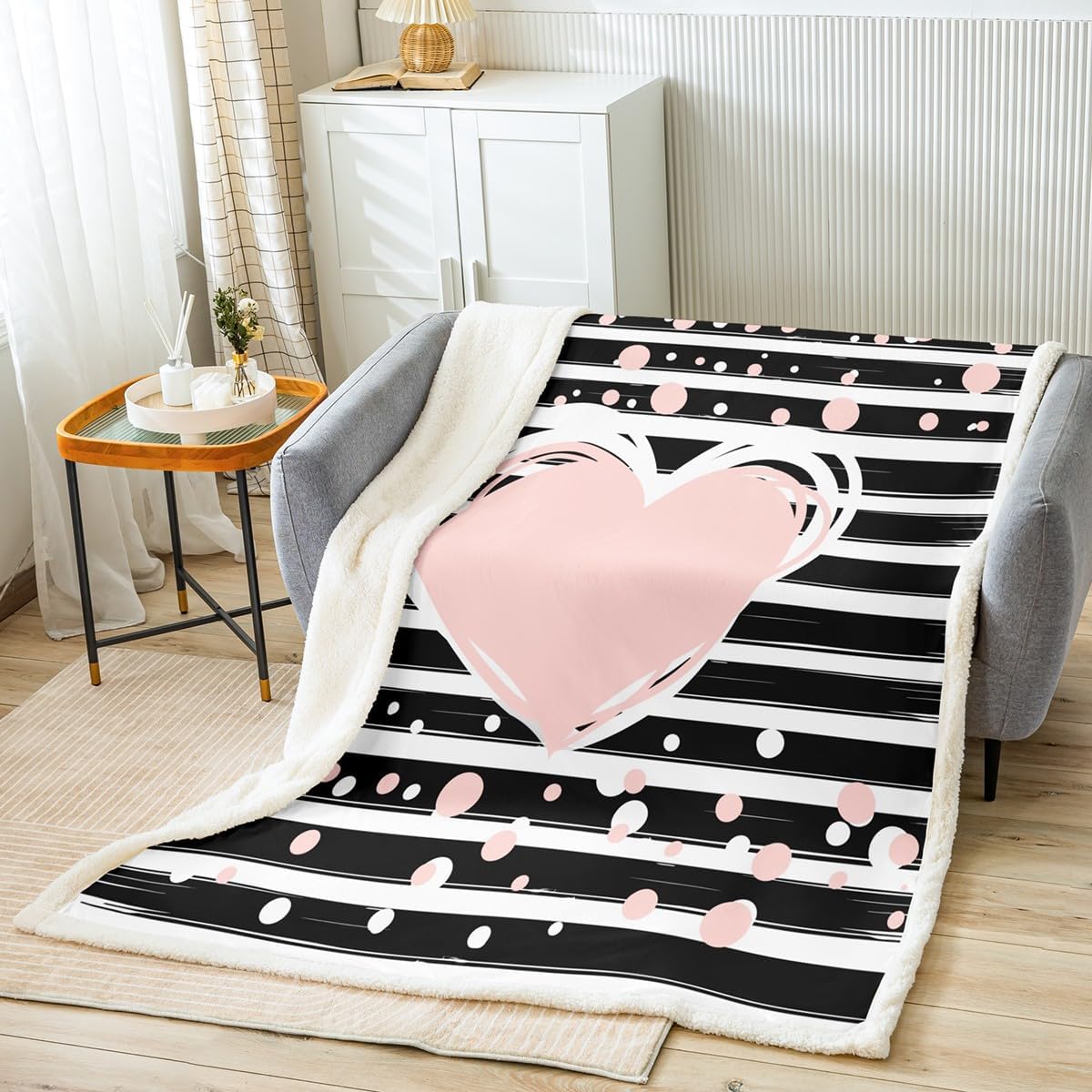 Feelyou Heart Pattern Throw Blanket Geometric Stripe Fleece Blankets for Crib Bed Couch Adult Black and White Fuzzy Blanket Simple Modern Style Sherpa Blanket Pink Polka Dots Reversible Twin 60"x80"