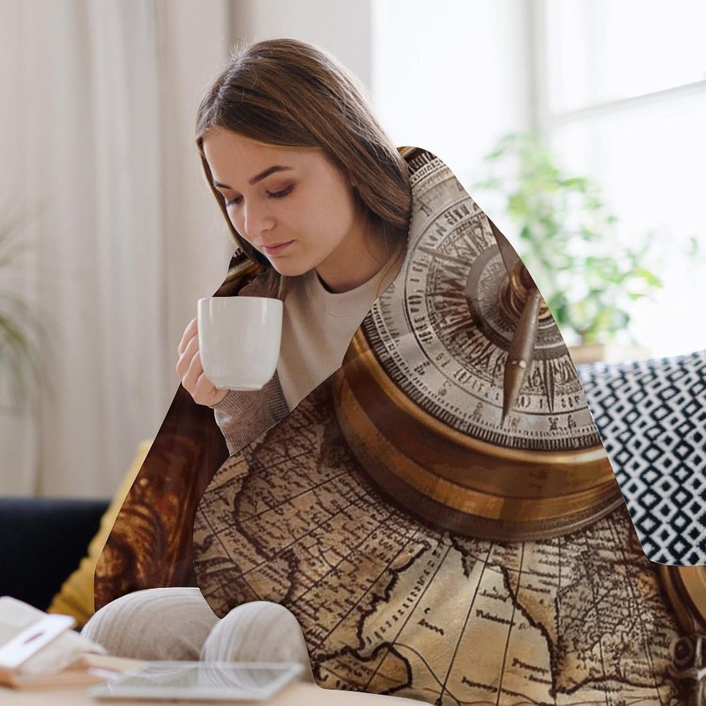 Compass and Old World Map Throw Blanket for Couch Super Soft Warm Lightweight Throw Blankets Cozy Flannel Bed Blanket Cute Decorative Blankets for All Seasons Home Decor Gift 60"*80"（150 * 200cm）