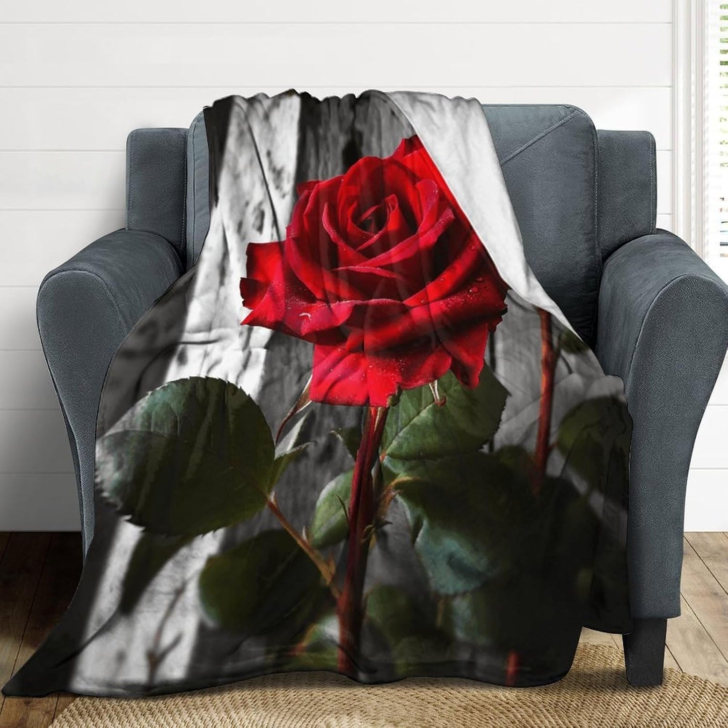 Blooming Red Rose Throw Blanket for Couch Super Soft Warm Lightweight Throw Blankets Cozy Flannel Bed Blanket Cute Decorative Blankets for All Seasons Home Decor Gift 50"*60"（130 * 150cm）